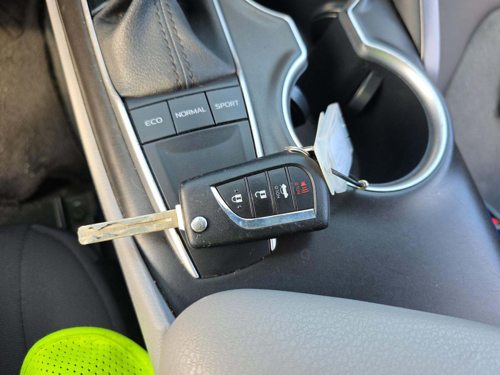 2023 Toyota Camry LE FWD