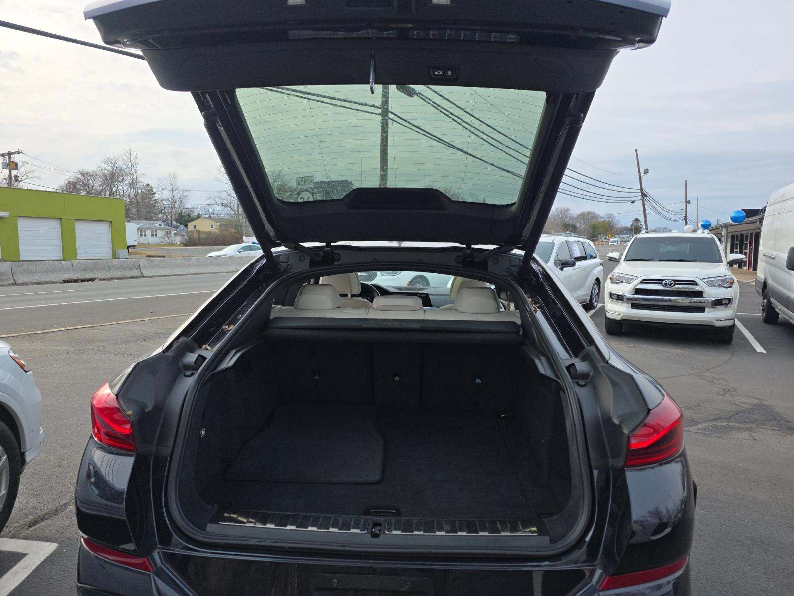 2023 BMW X6 xDrive40i AWD