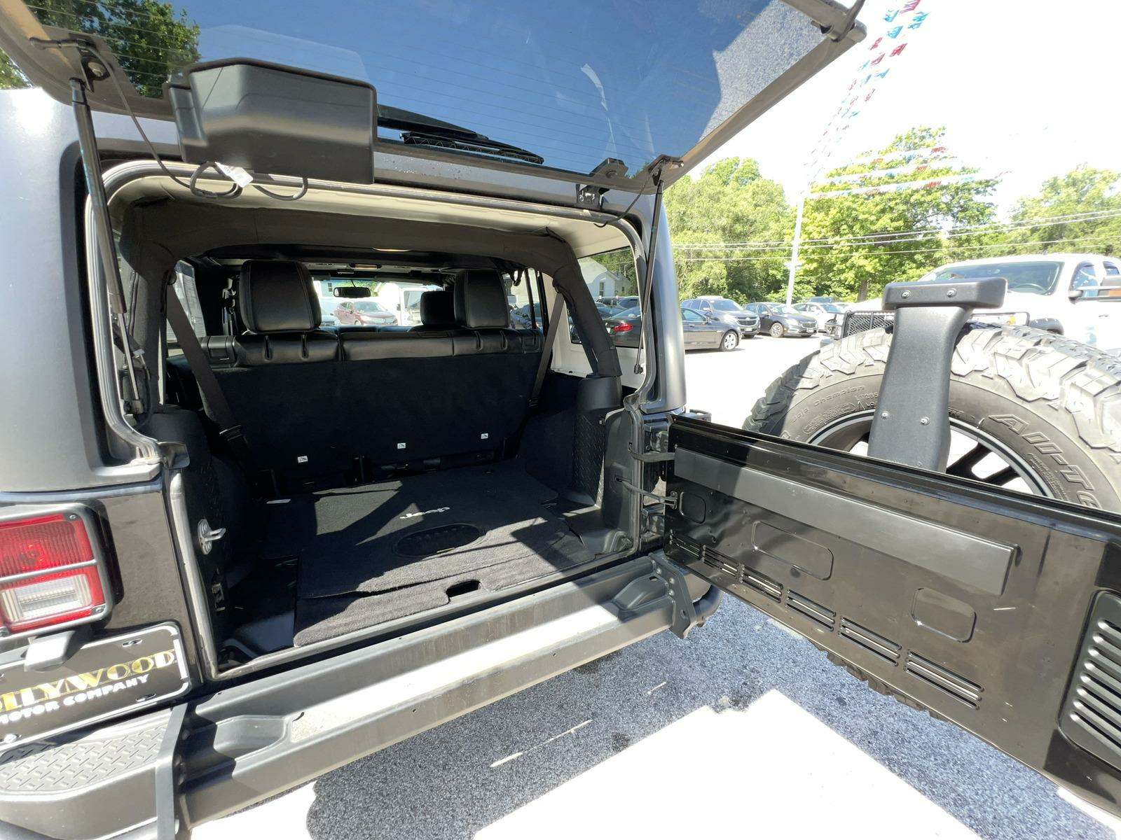 2017 Jeep Wrangler Unlimited Sahara Winter Edition AWD