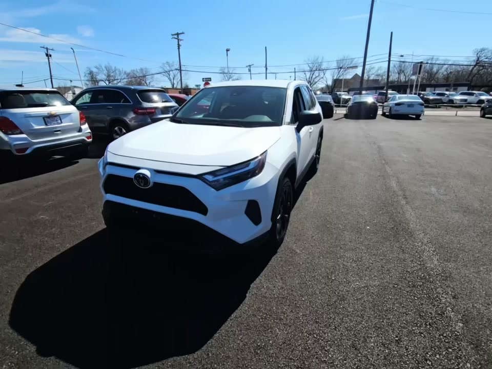 2024 Toyota RAV4 LE FWD