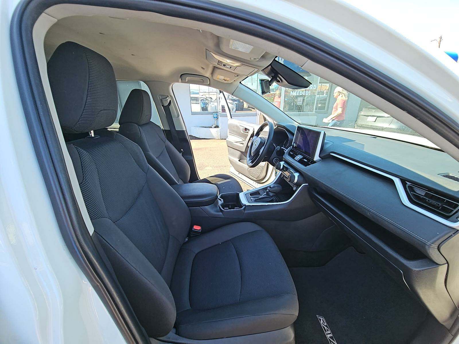 2024 Toyota RAV4 LE FWD
