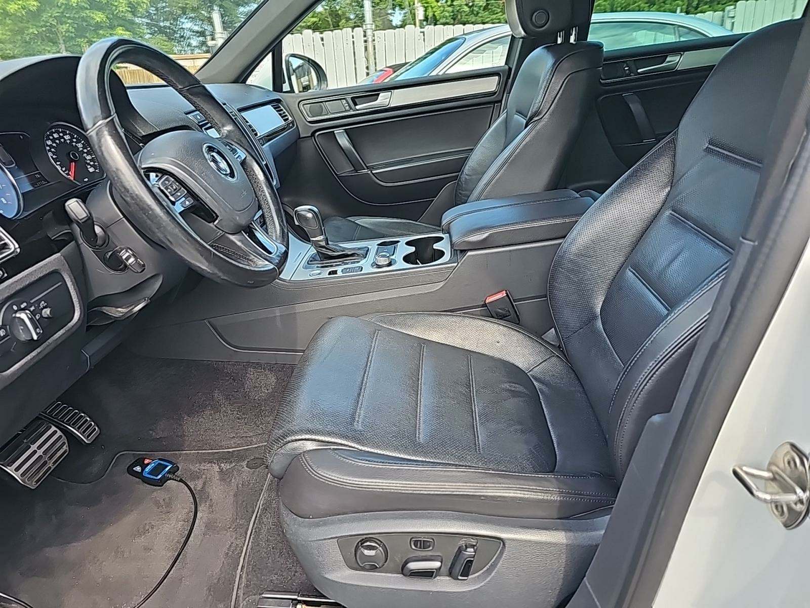 2017 Volkswagen Touareg 3.6L Wolfsburg Edition AWD