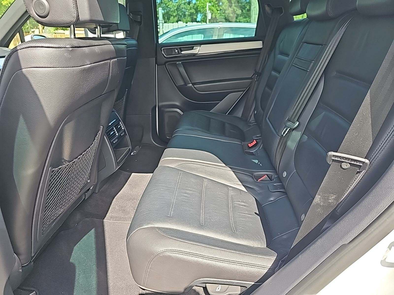 2017 Volkswagen Touareg 3.6L Wolfsburg Edition AWD