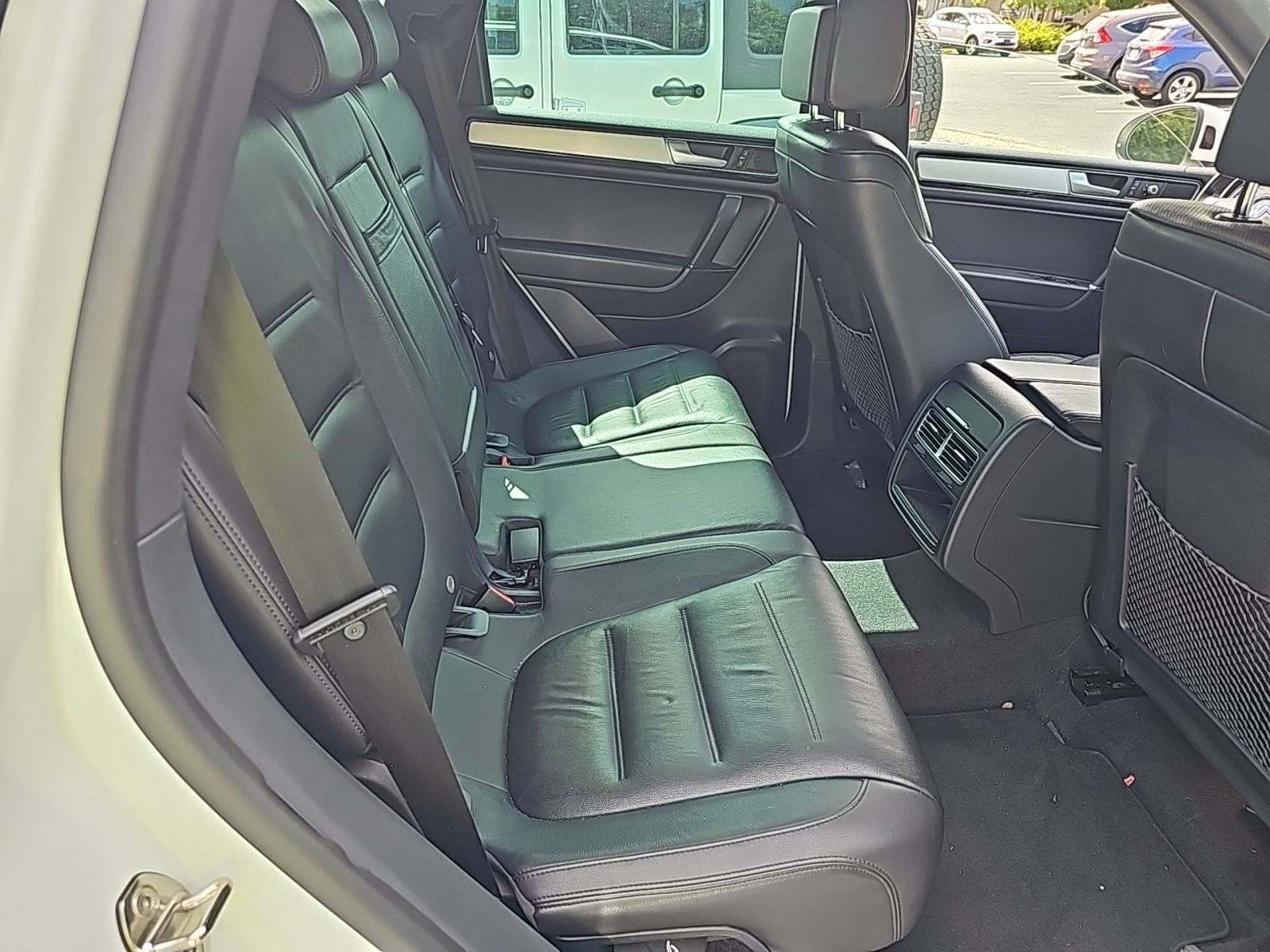 2017 Volkswagen Touareg 3.6L Wolfsburg Edition AWD