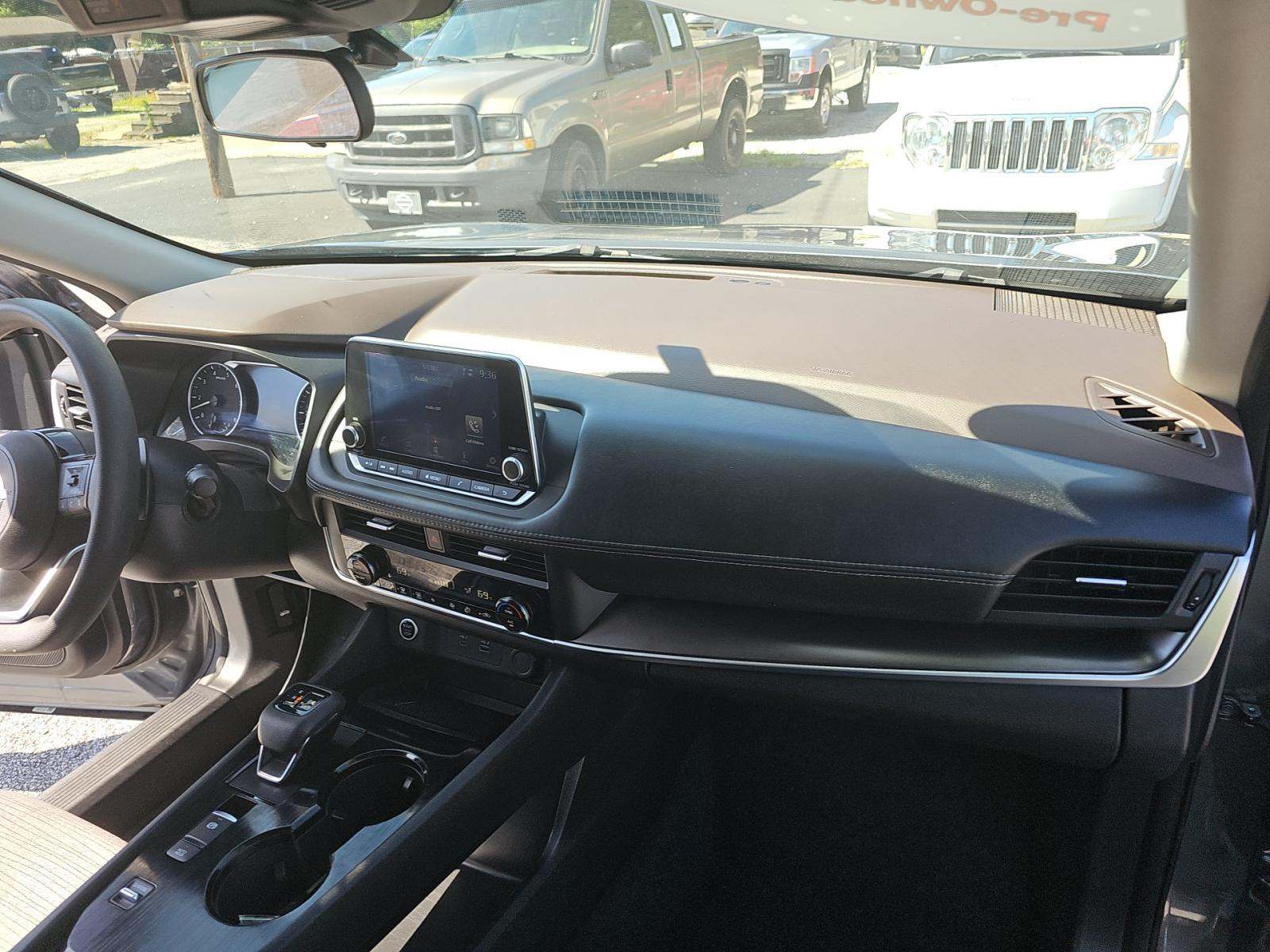 2023 Nissan Rogue SV FWD