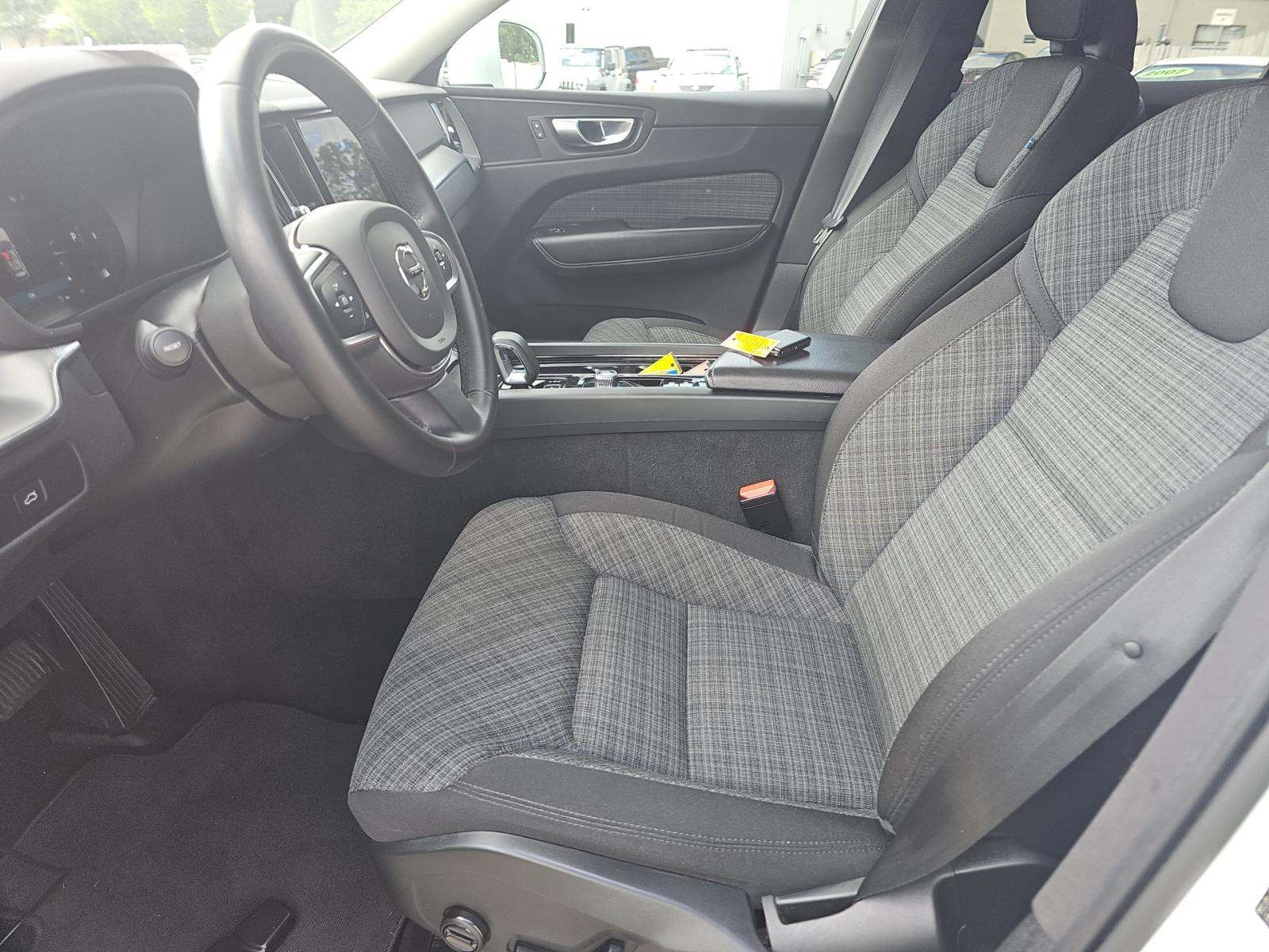 2023 Volvo XC60 B5 Core FWD