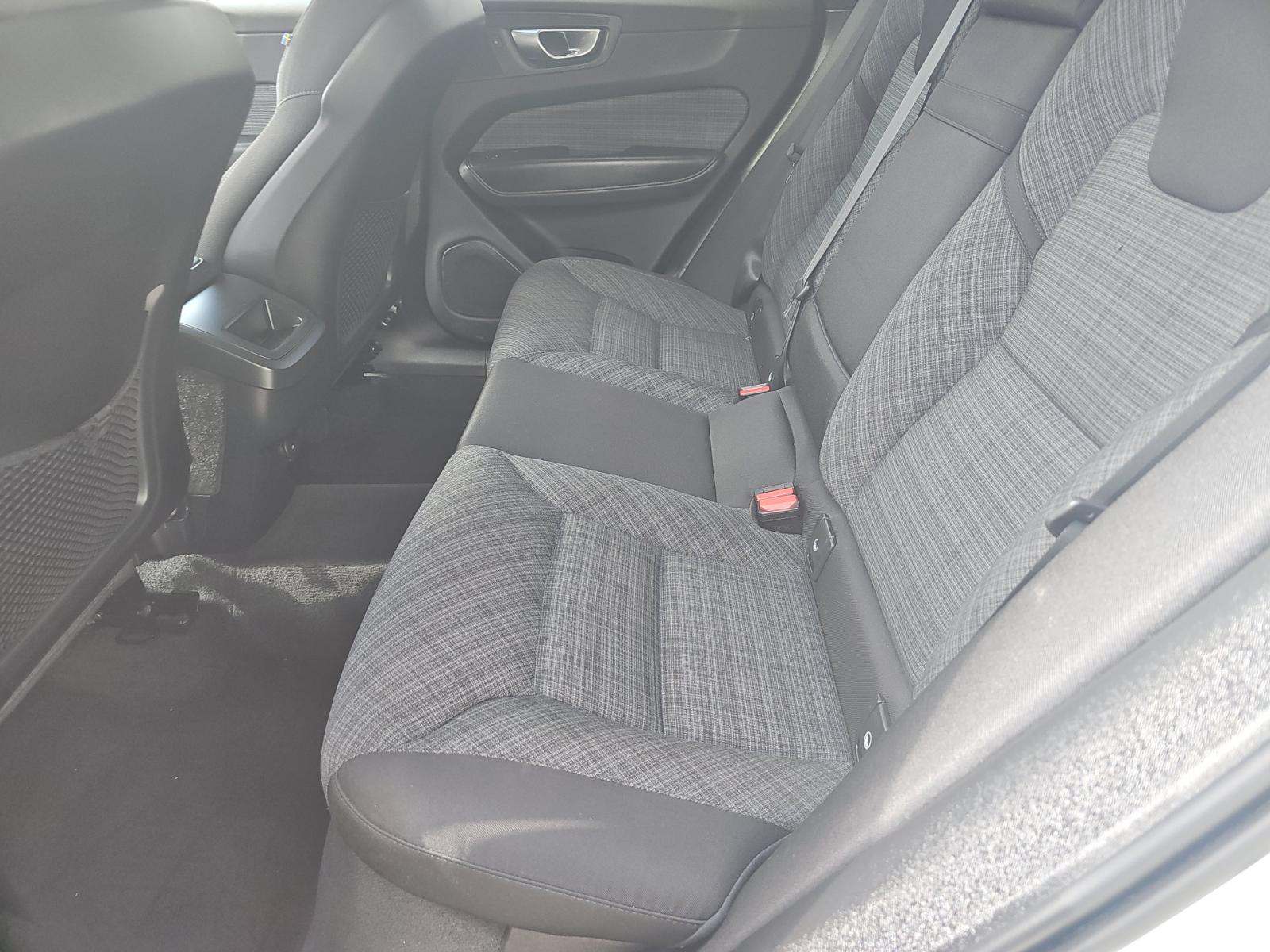 2023 Volvo XC60 B5 Core FWD