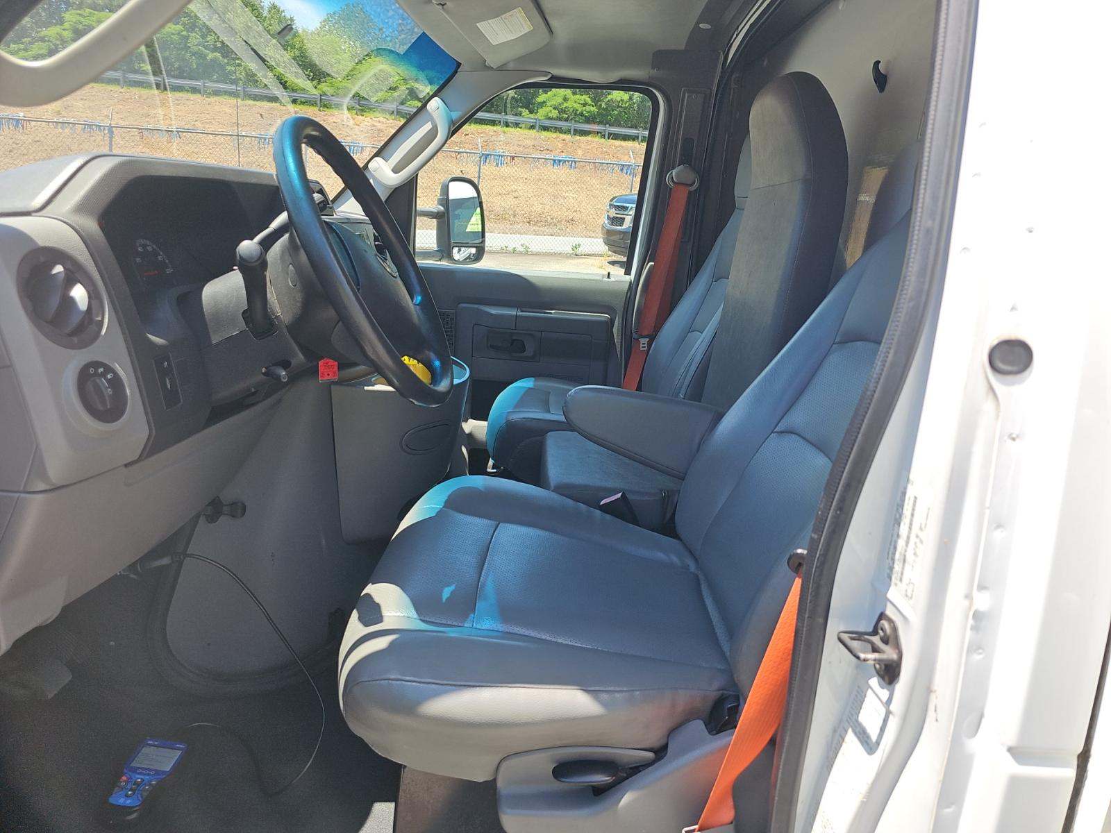FORD E-350 - 6