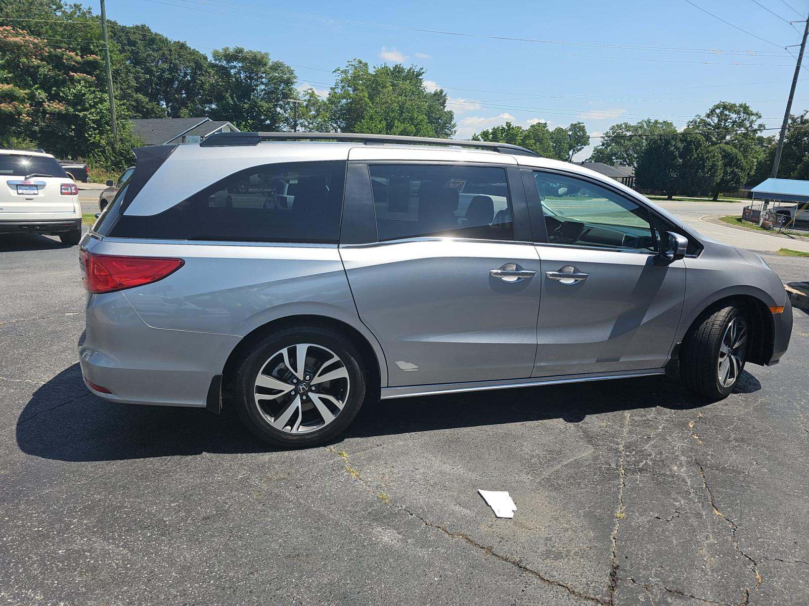 2023 Honda Odyssey Touring FWD