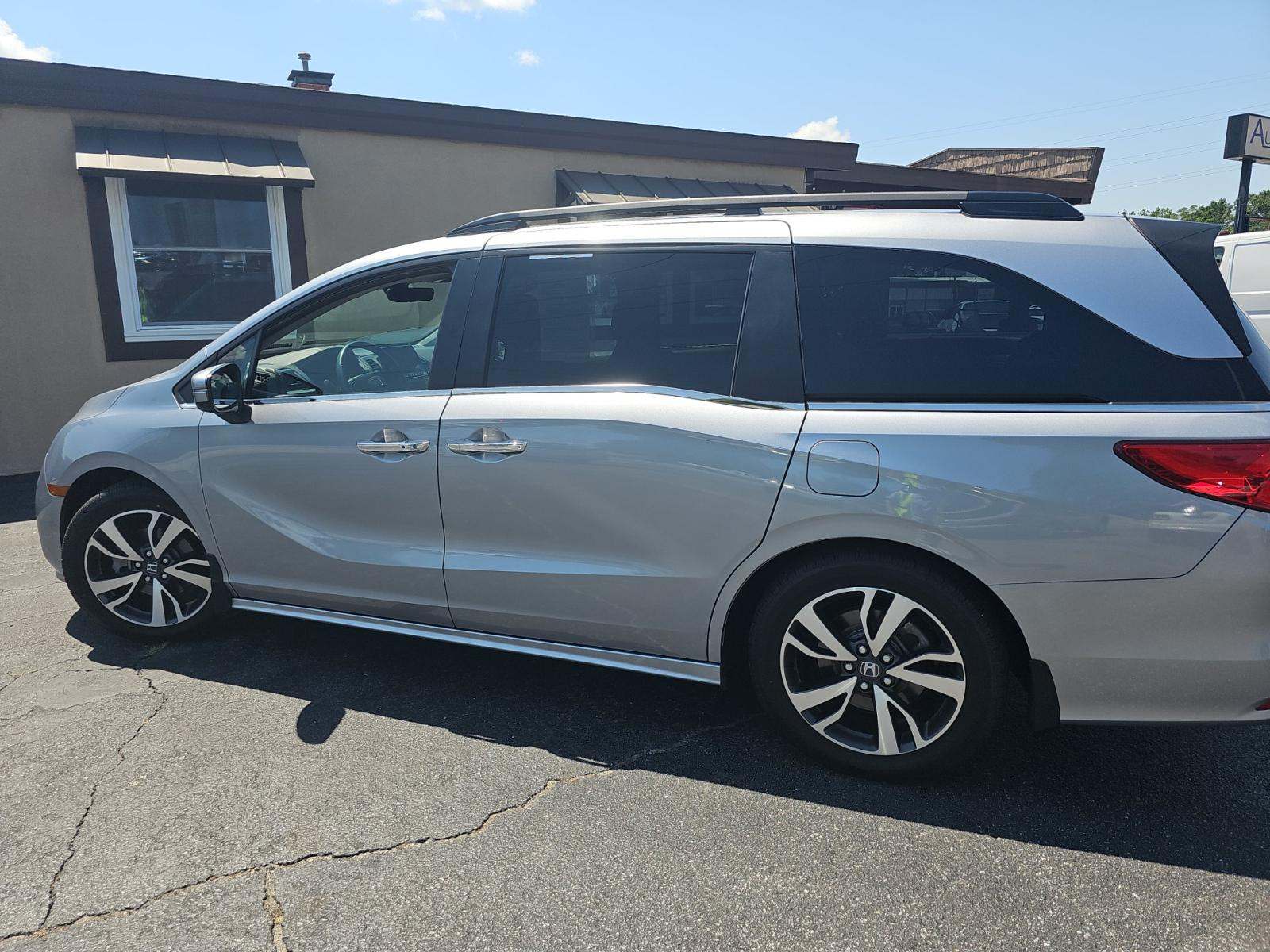 2023 Honda Odyssey Touring FWD