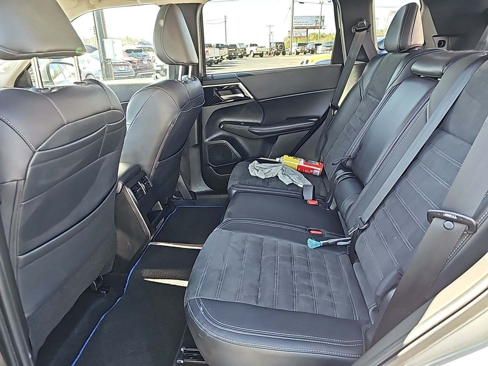 2023 Mitsubishi Outlander PHEV SE AWD