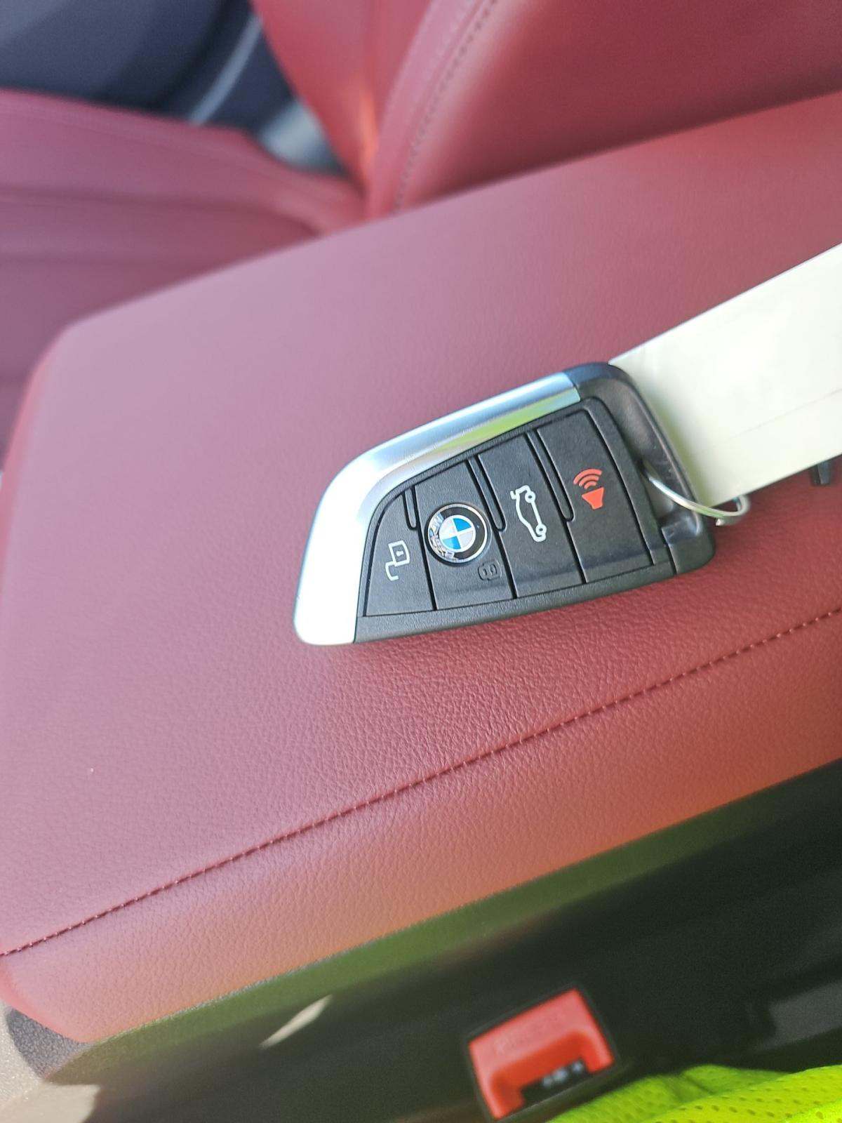 2025 BMW 3 Series 330i RWD