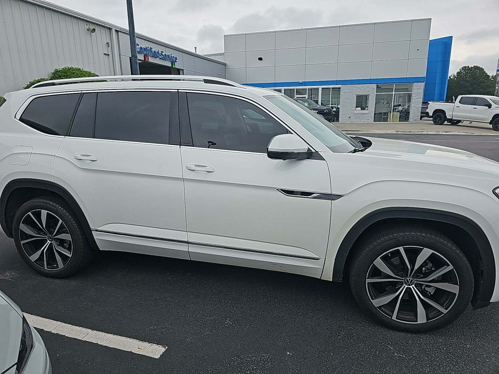 2024 Volkswagen Atlas 2.0T SEL Premium R-Line AWD