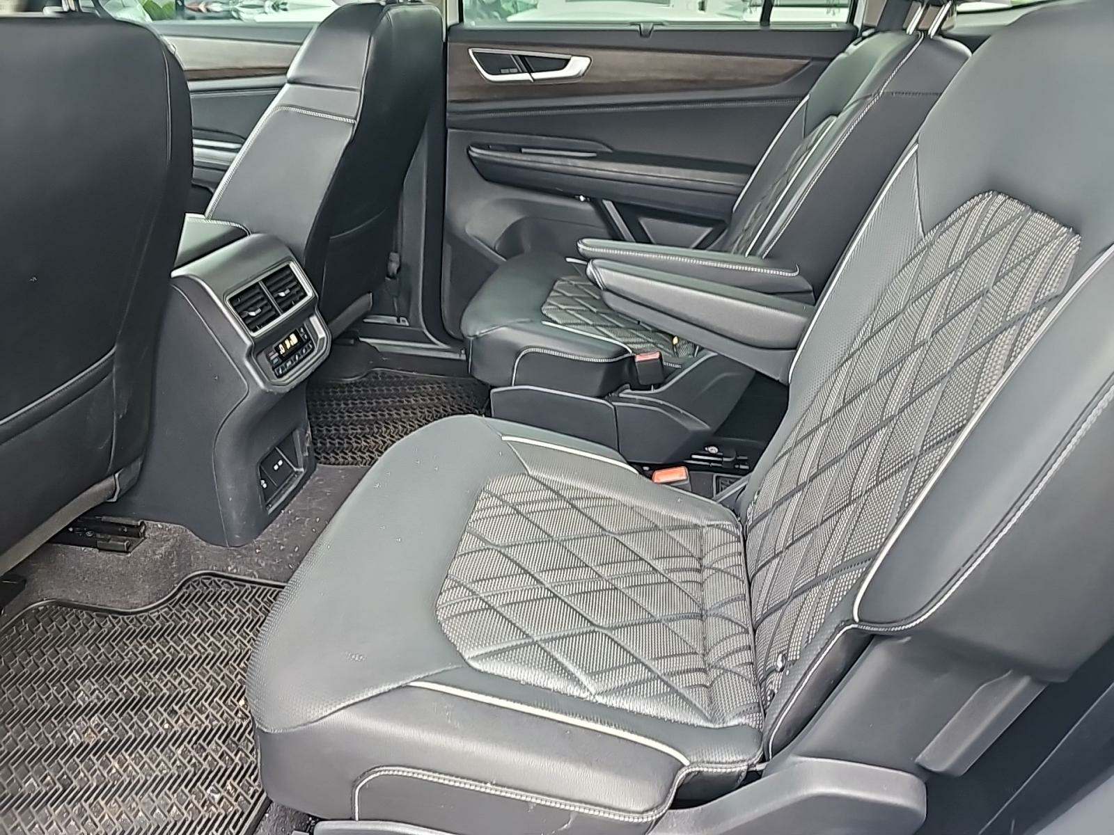 2024 Volkswagen Atlas 2.0T SEL Premium R-Line AWD