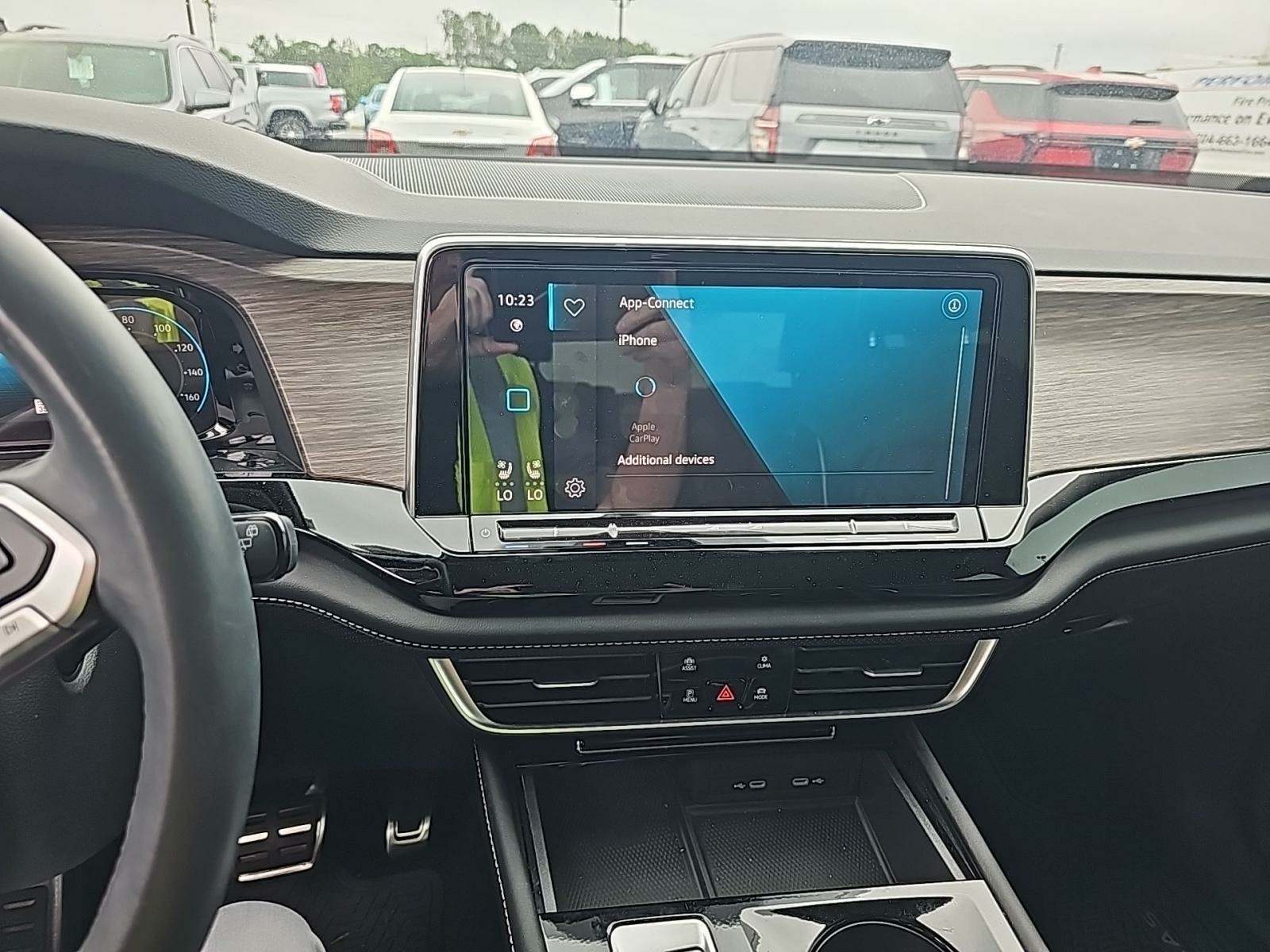 2024 Volkswagen Atlas 2.0T SEL Premium R-Line AWD