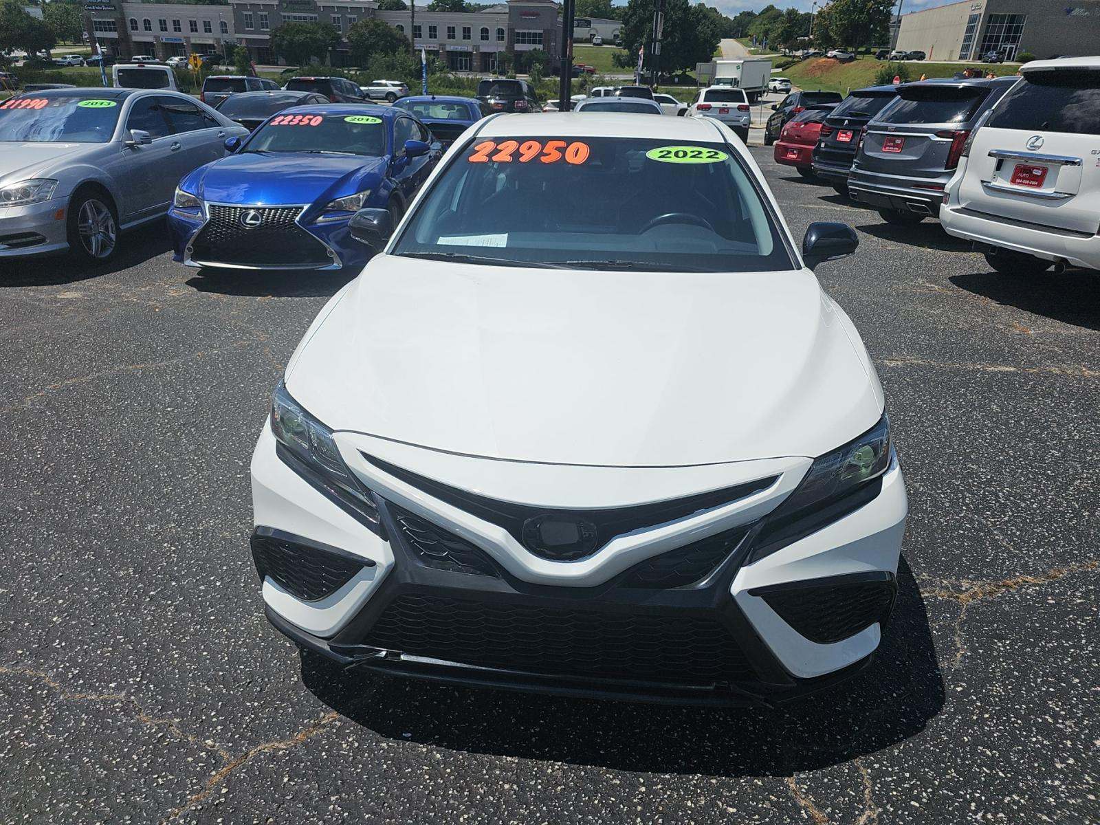 2022 Toyota Camry SE Nightshade FWD