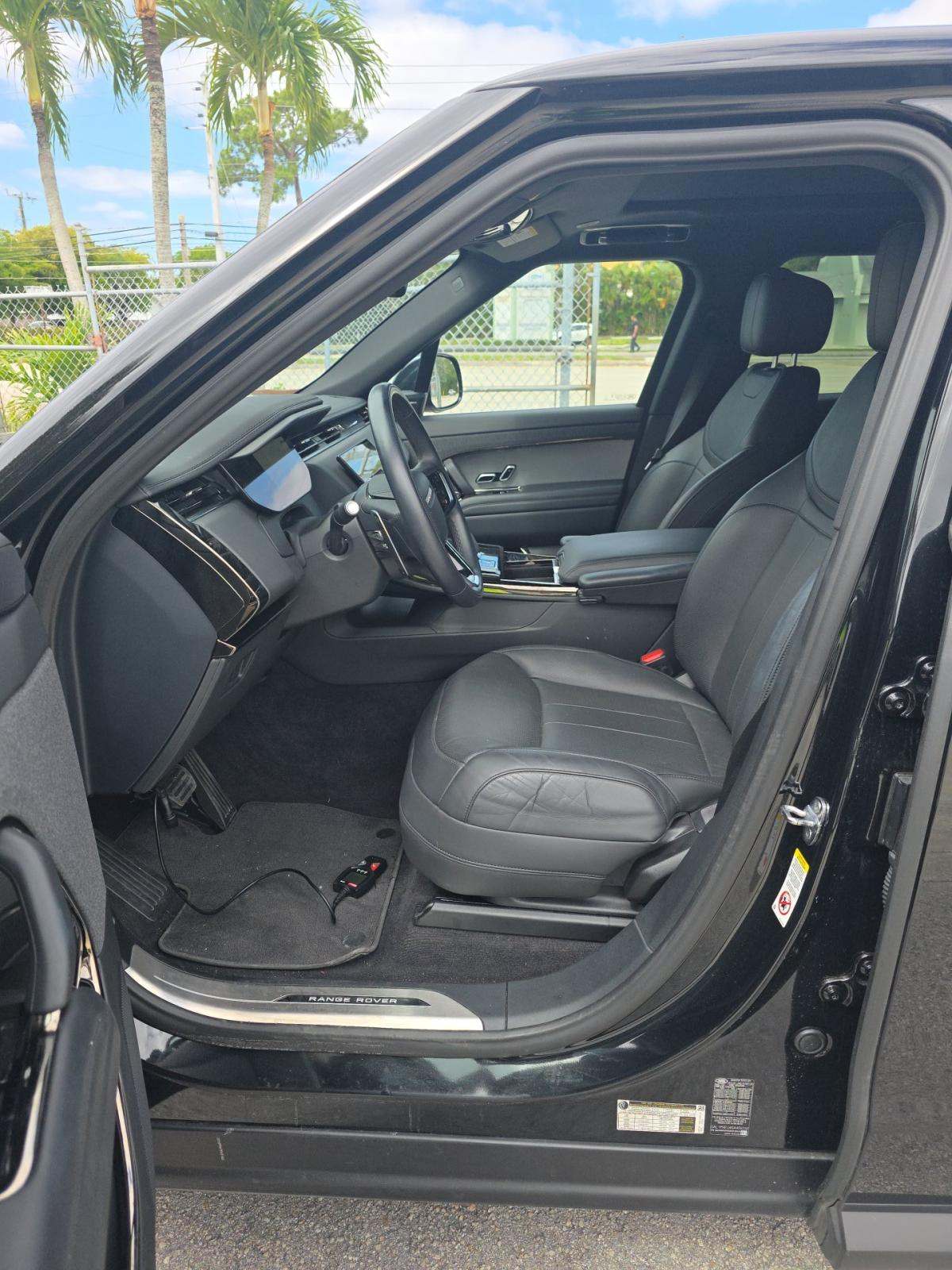 2025 Land Rover Range Rover Sport SE AWD