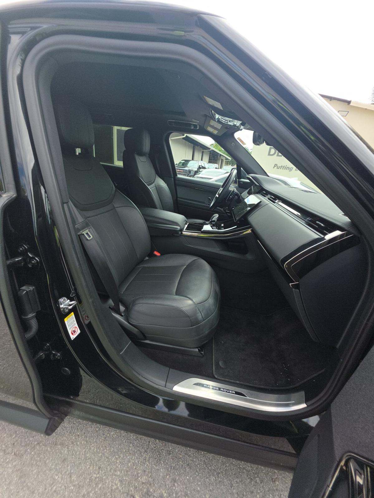 2025 Land Rover Range Rover Sport SE AWD