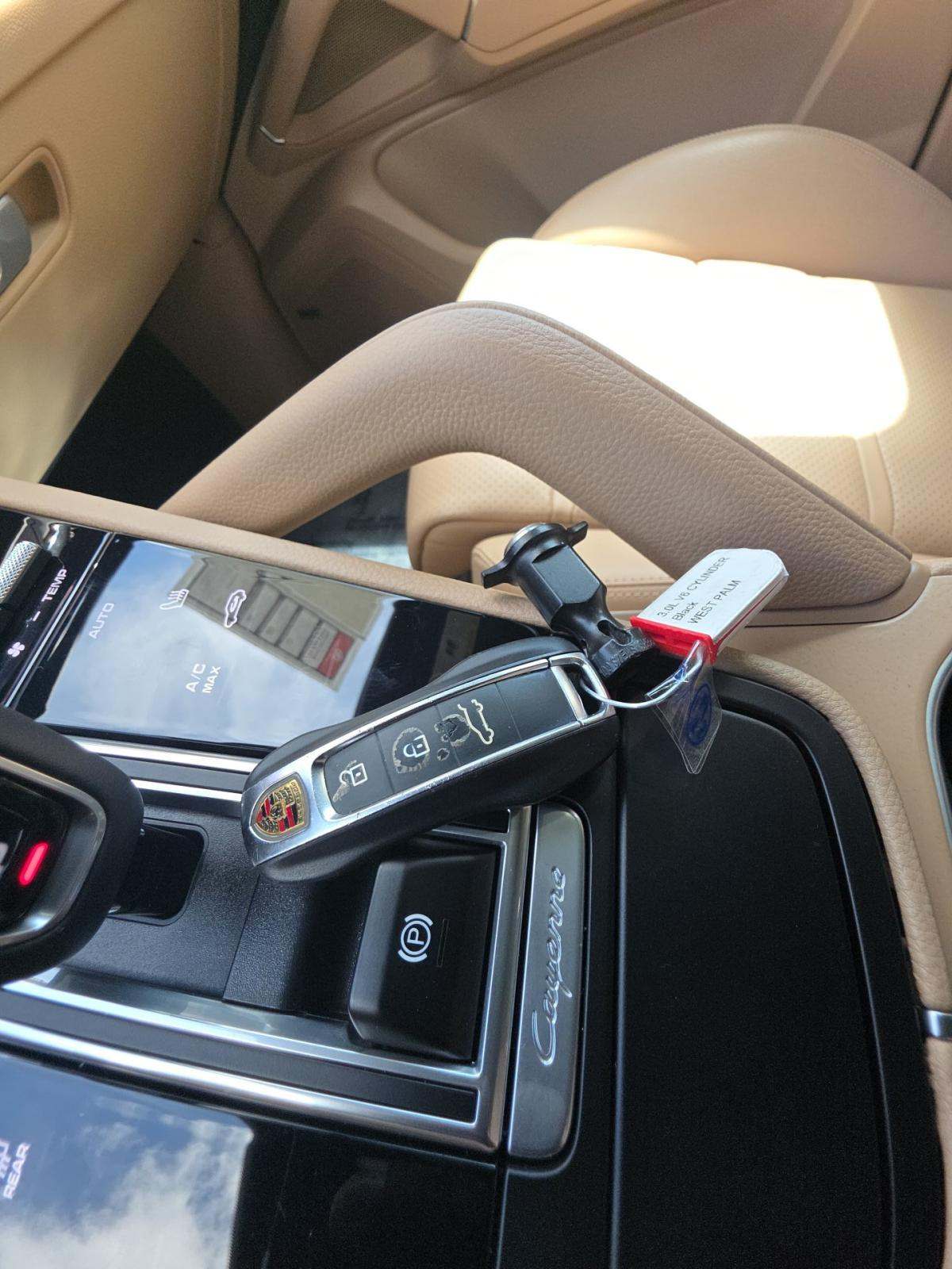 PORSCHE CAYENNE - 4