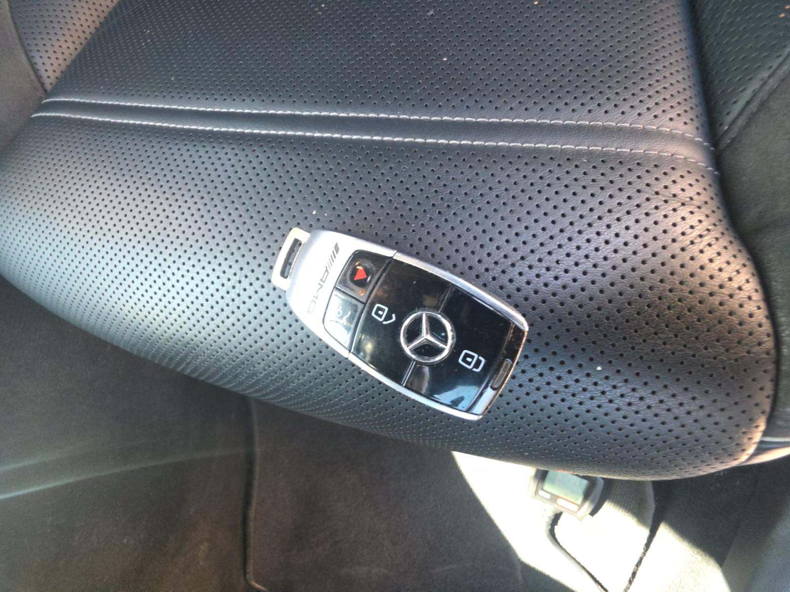 MERCEDES-BENZ E-CLASS - 4