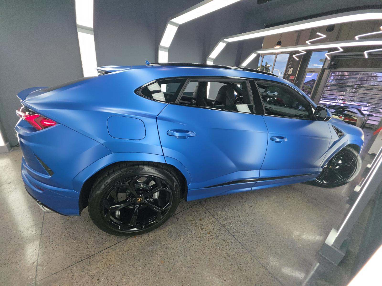 2021 Lamborghini Urus Base AWD