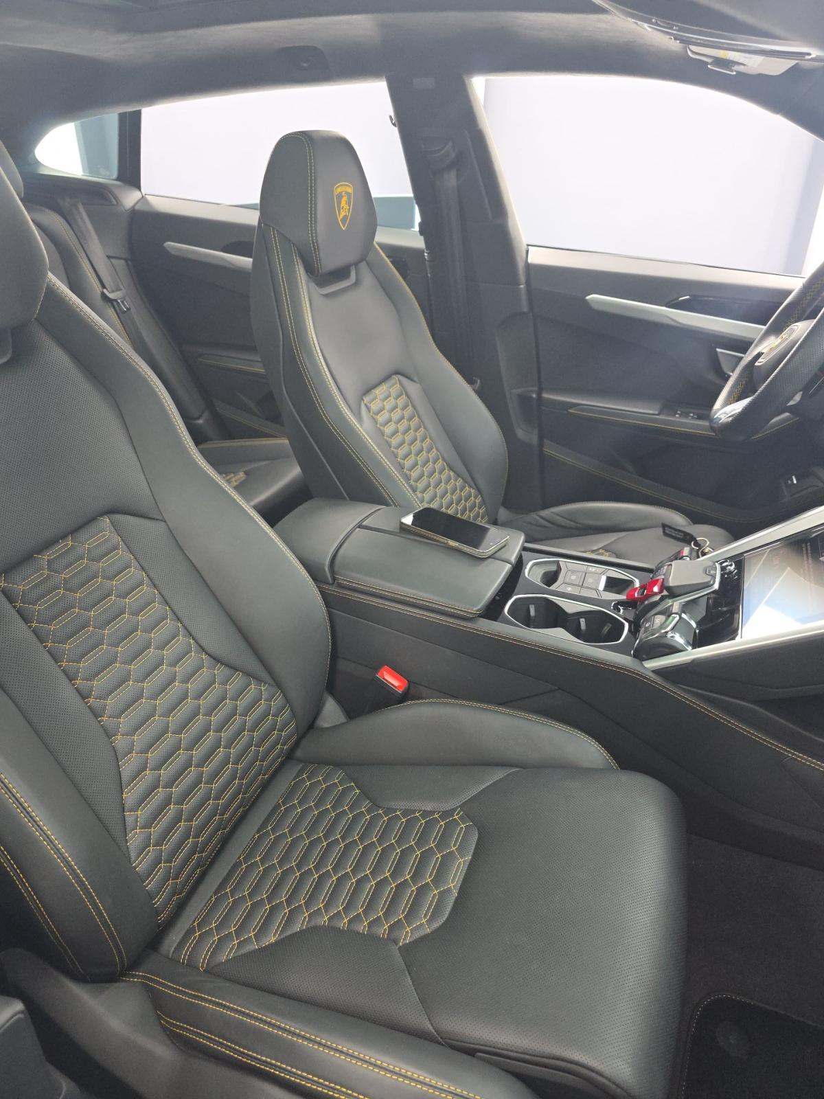 2021 Lamborghini Urus Base AWD