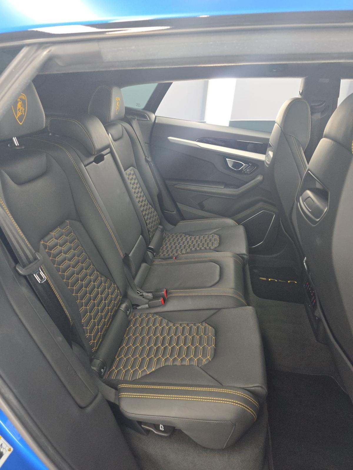 2021 Lamborghini Urus Base AWD