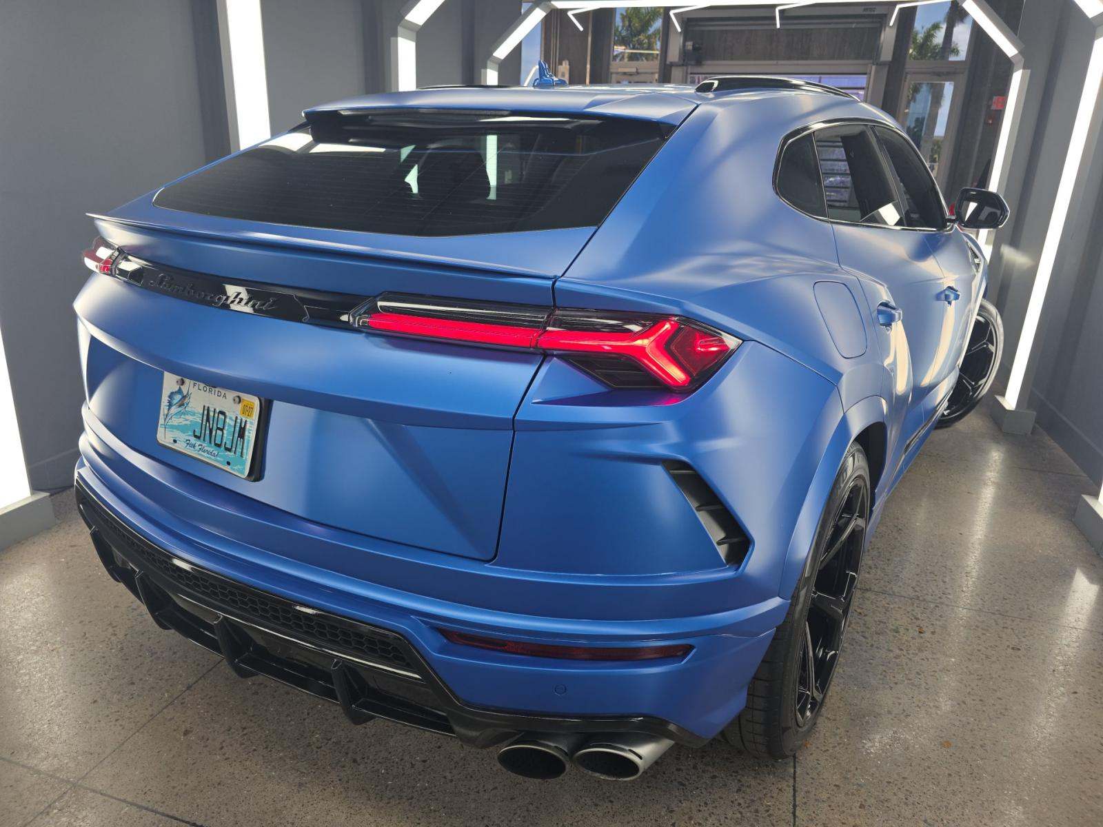 2021 Lamborghini Urus Base AWD