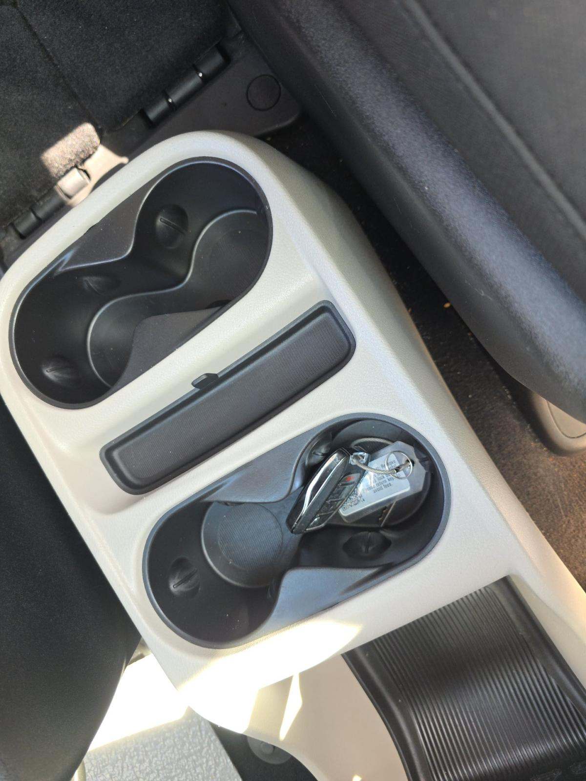 CHRYSLER VOYAGER - 8
