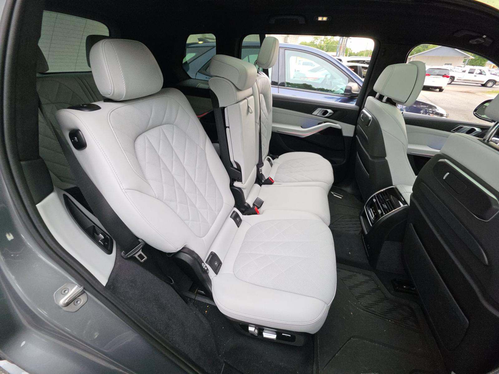 2024 BMW X7 xDrive40i AWD