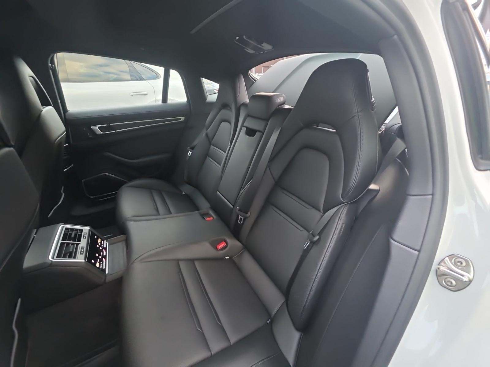 2023 Porsche Panamera 4 Platinum Edition AWD