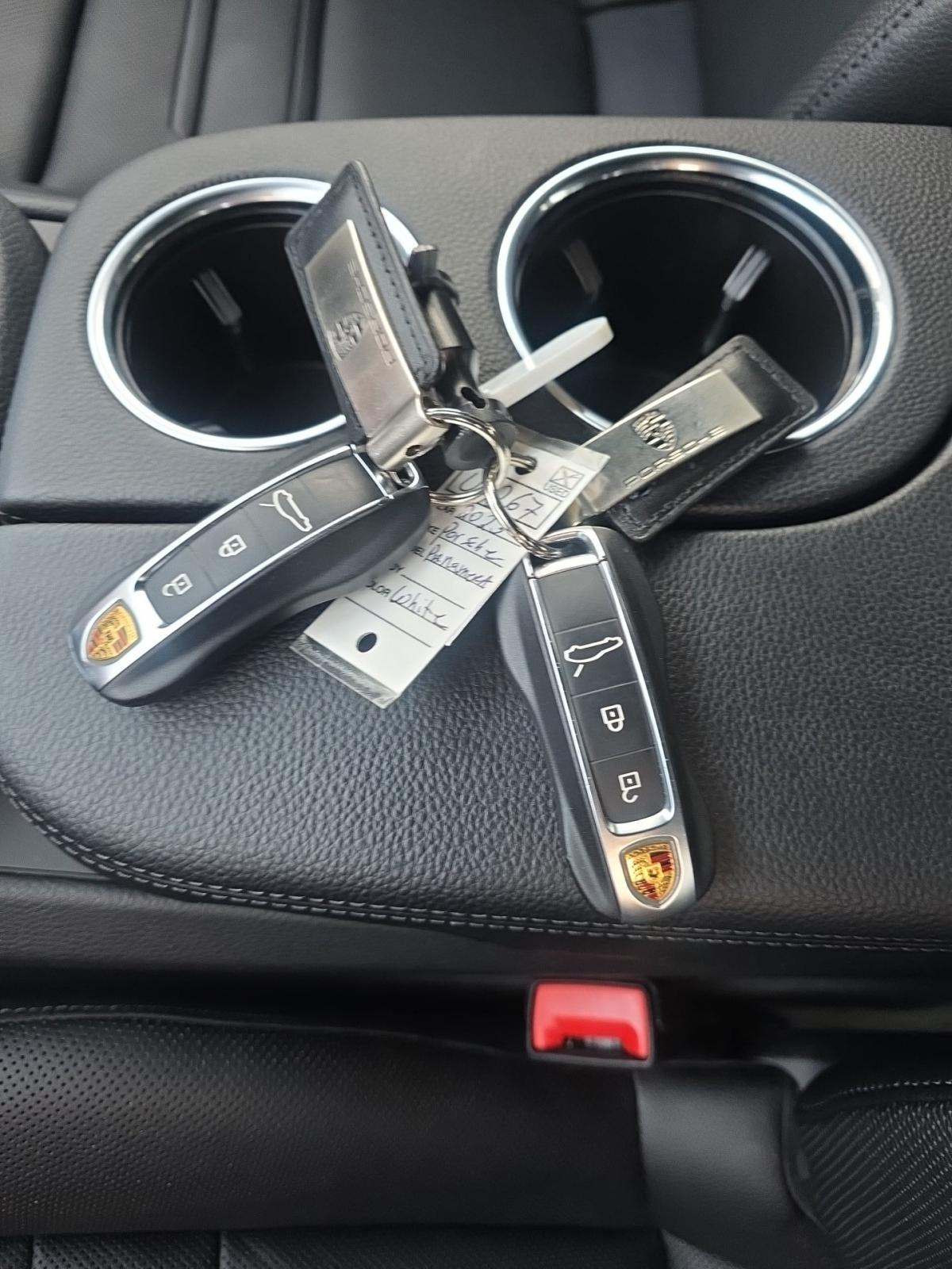 2023 Porsche Panamera 4 Platinum Edition AWD