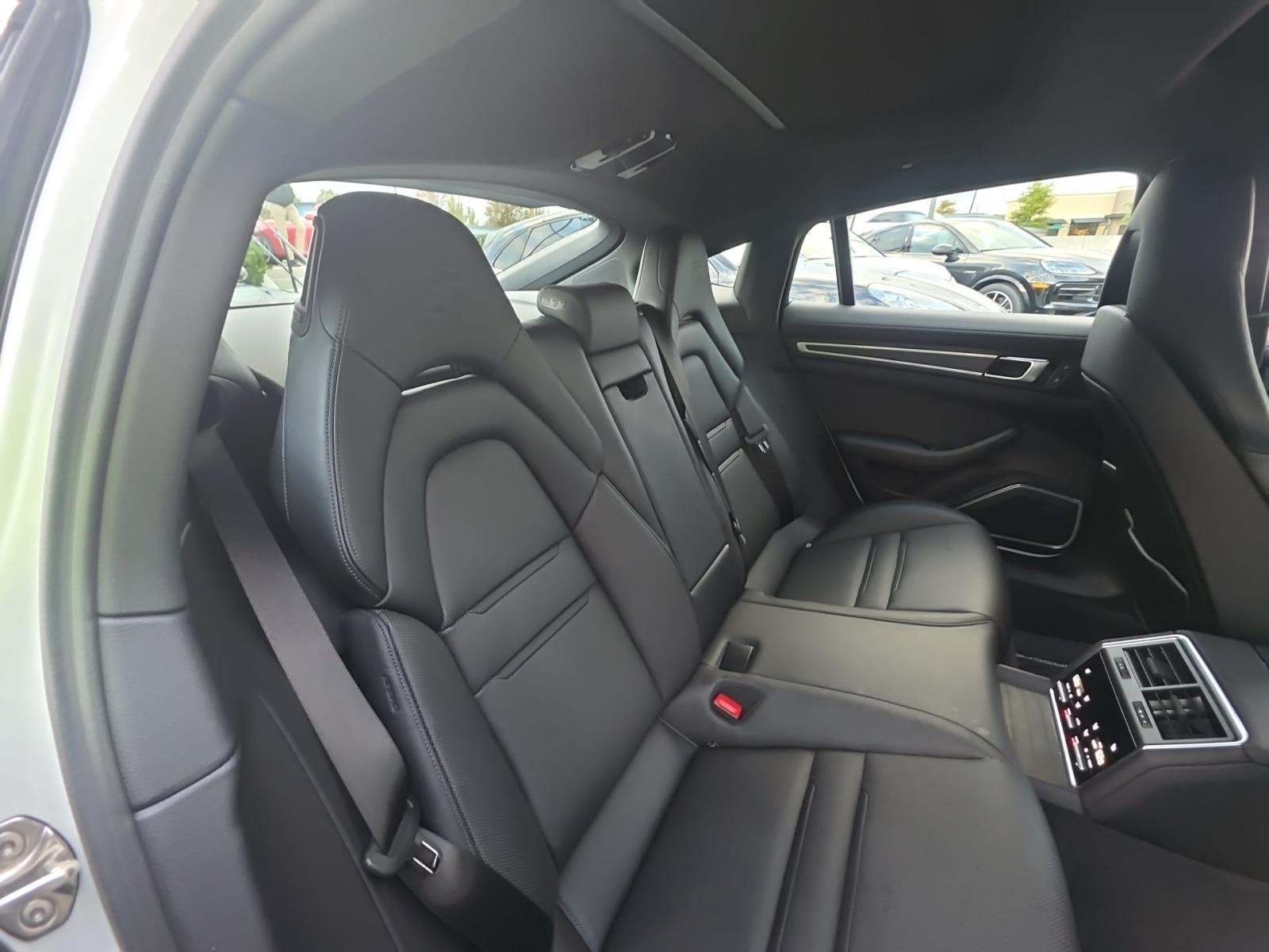 2023 Porsche Panamera 4 Platinum Edition AWD