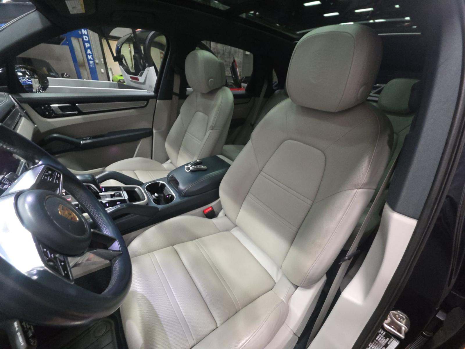 2023 Porsche Cayenne Platinum Edition AWD