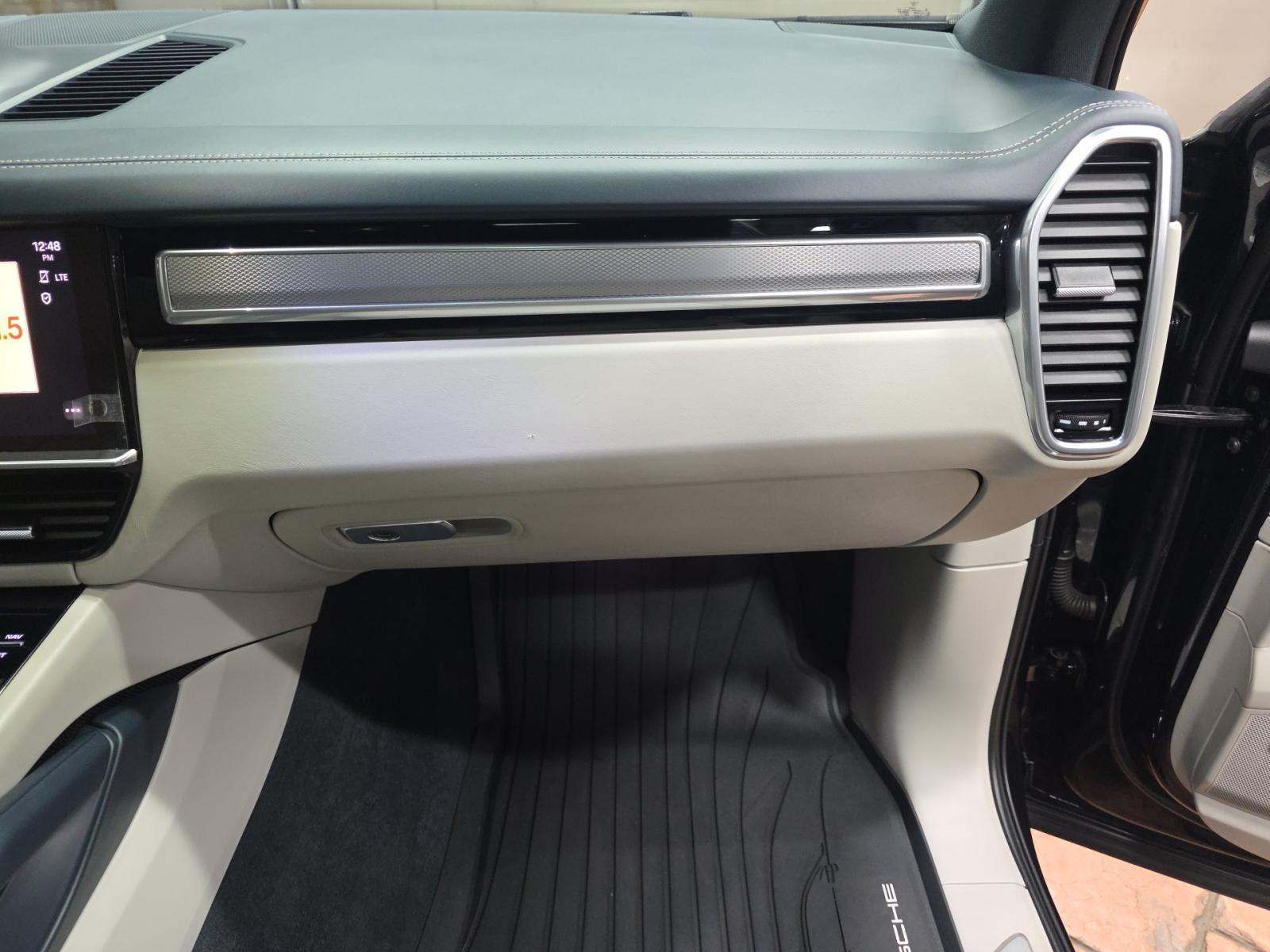 2023 Porsche Cayenne Platinum Edition AWD