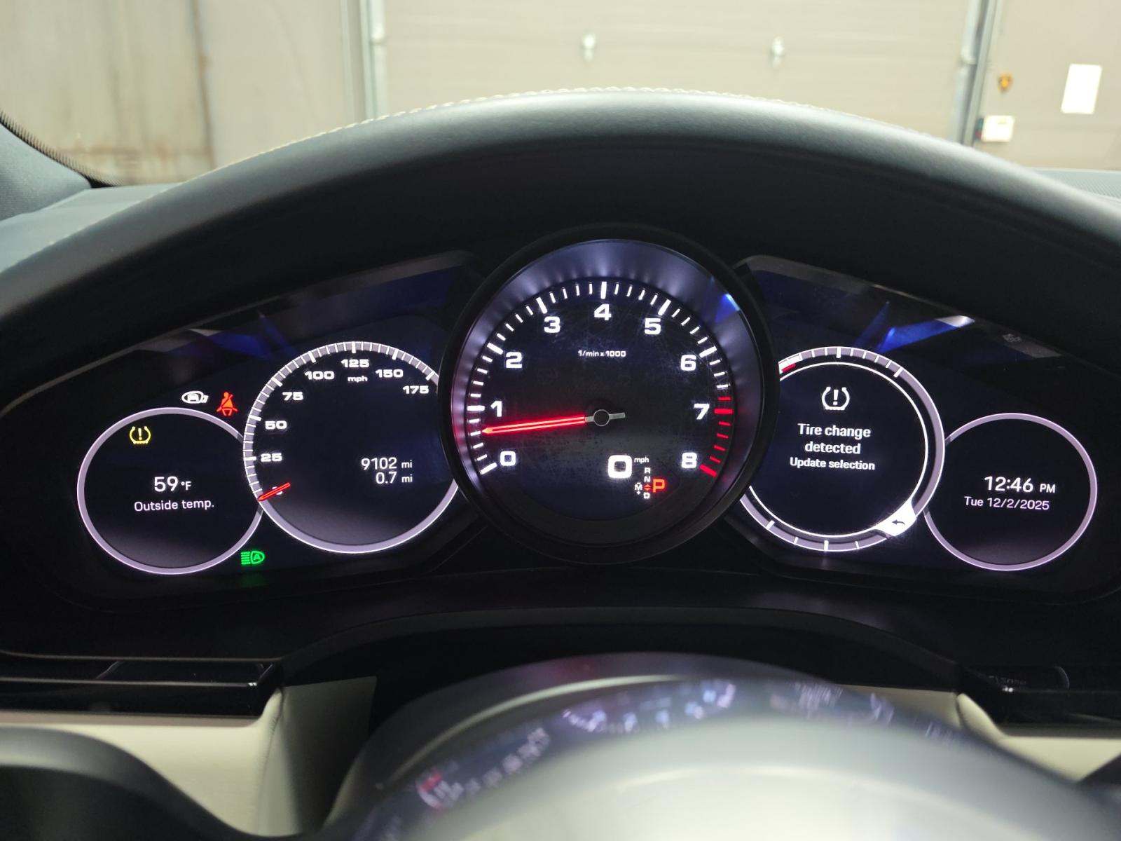 2023 Porsche Cayenne Platinum Edition AWD