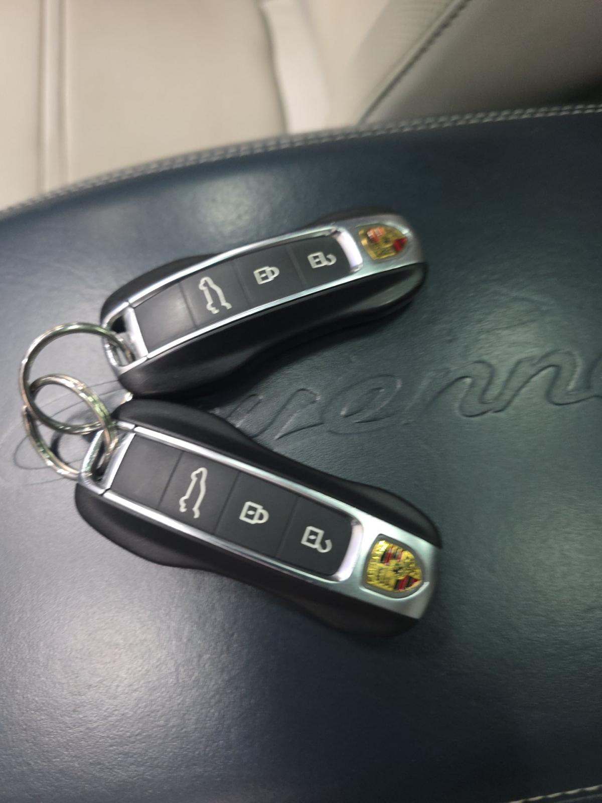 2023 Porsche Cayenne Platinum Edition AWD