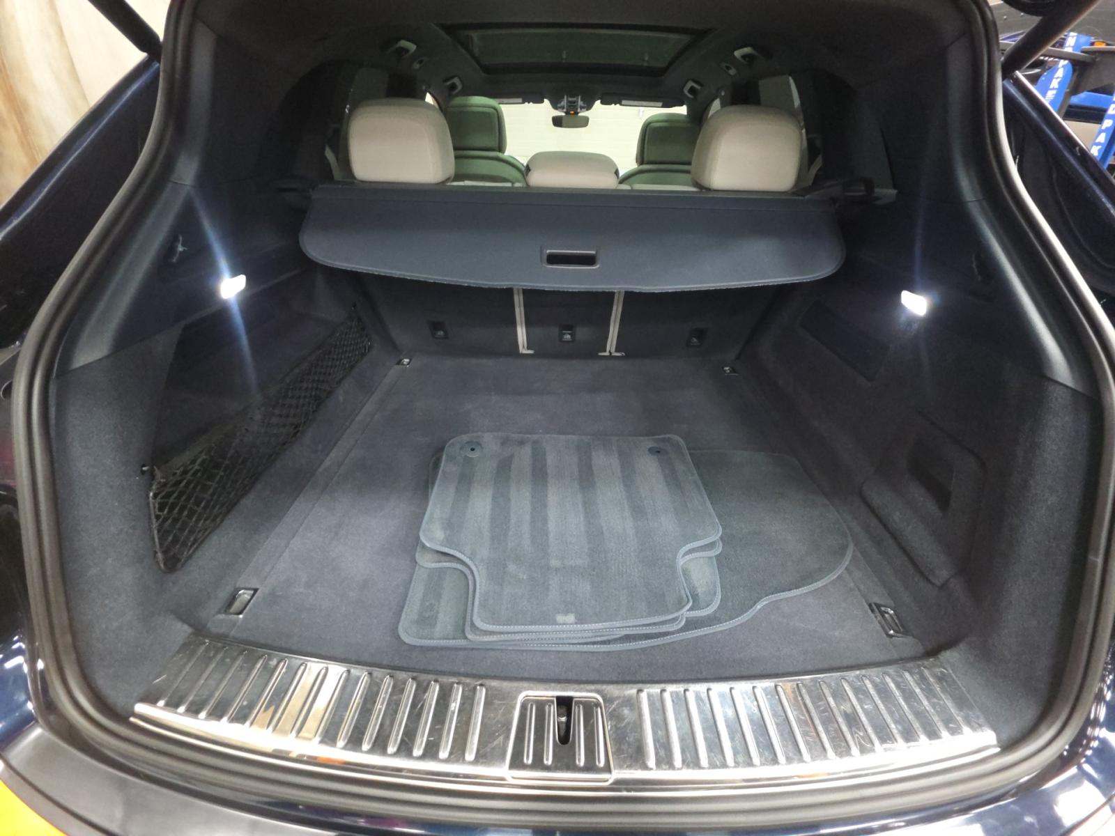 2023 Porsche Cayenne Platinum Edition AWD