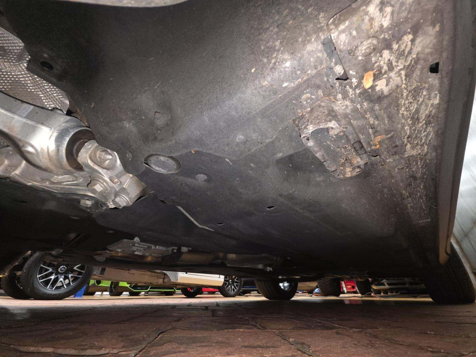 2023 Porsche Cayenne Platinum Edition AWD