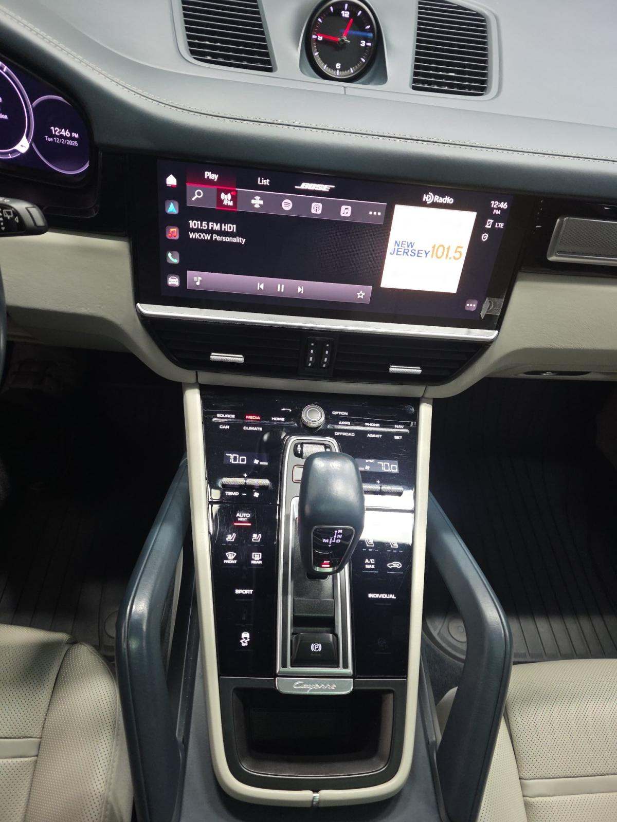 2023 Porsche Cayenne Platinum Edition AWD