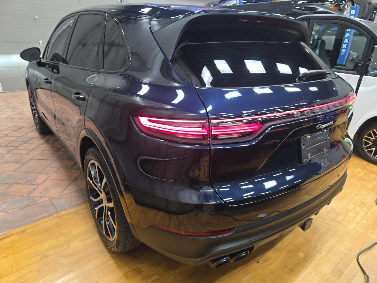 2023 Porsche Cayenne Platinum Edition AWD