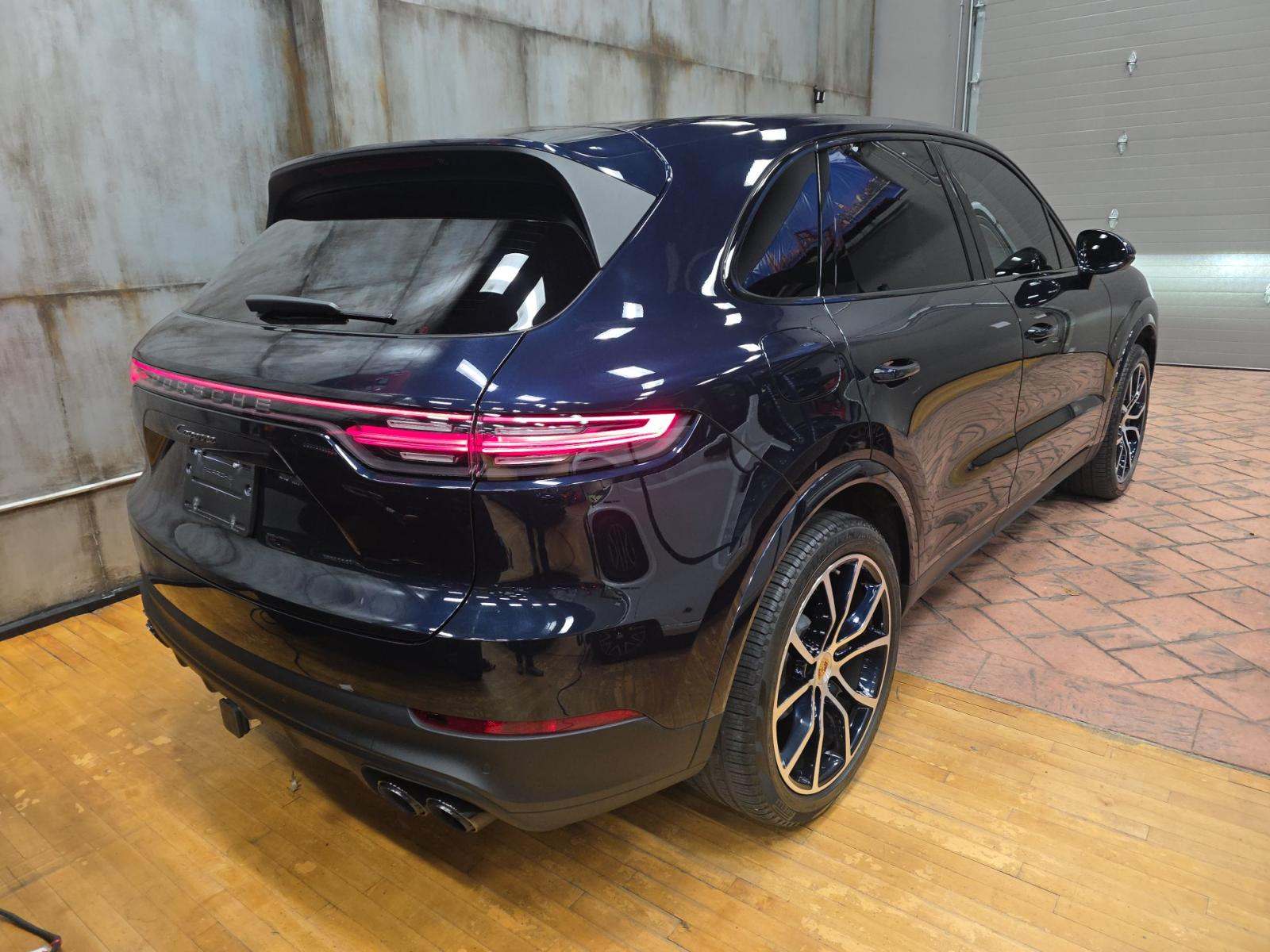 2023 Porsche Cayenne Platinum Edition AWD