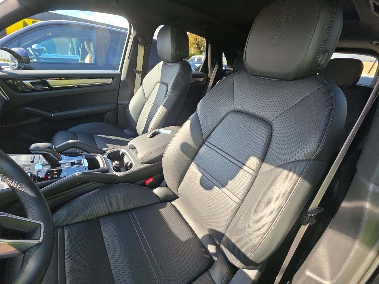 2022 Porsche Cayenne Platinum Edition AWD