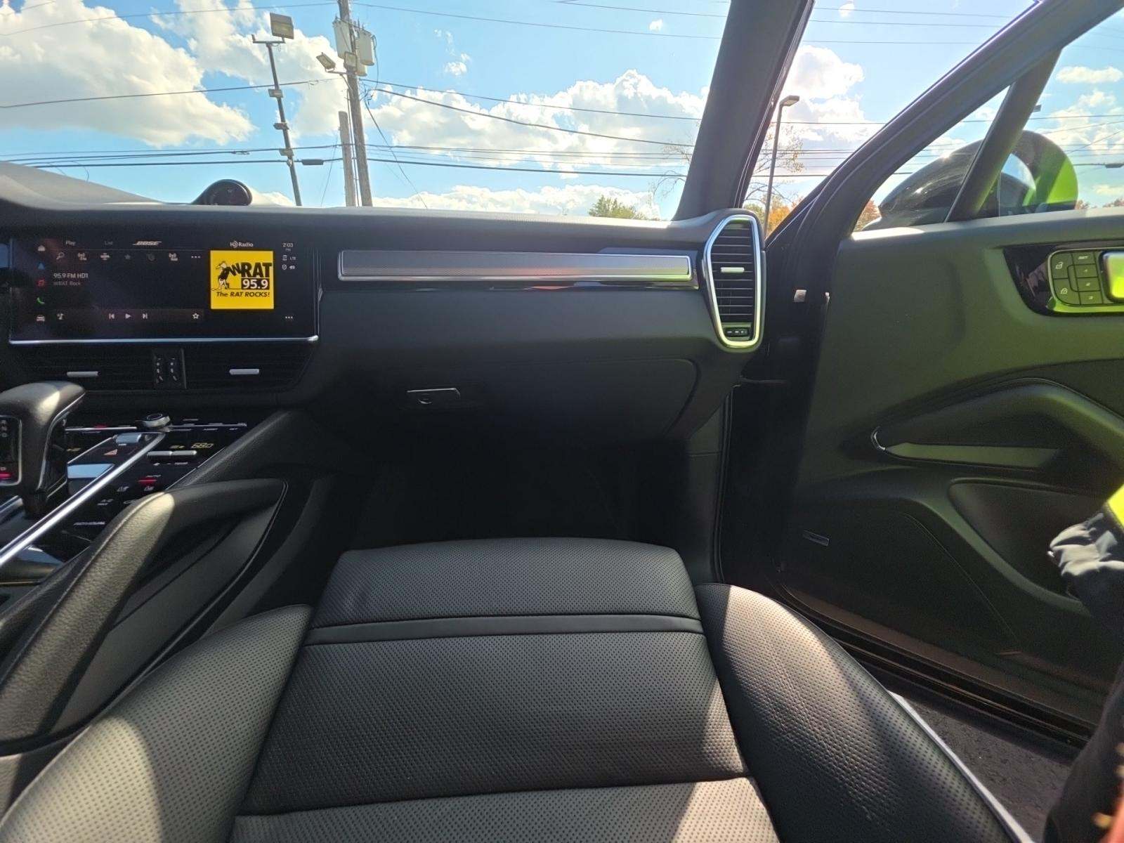 2022 Porsche Cayenne Platinum Edition AWD