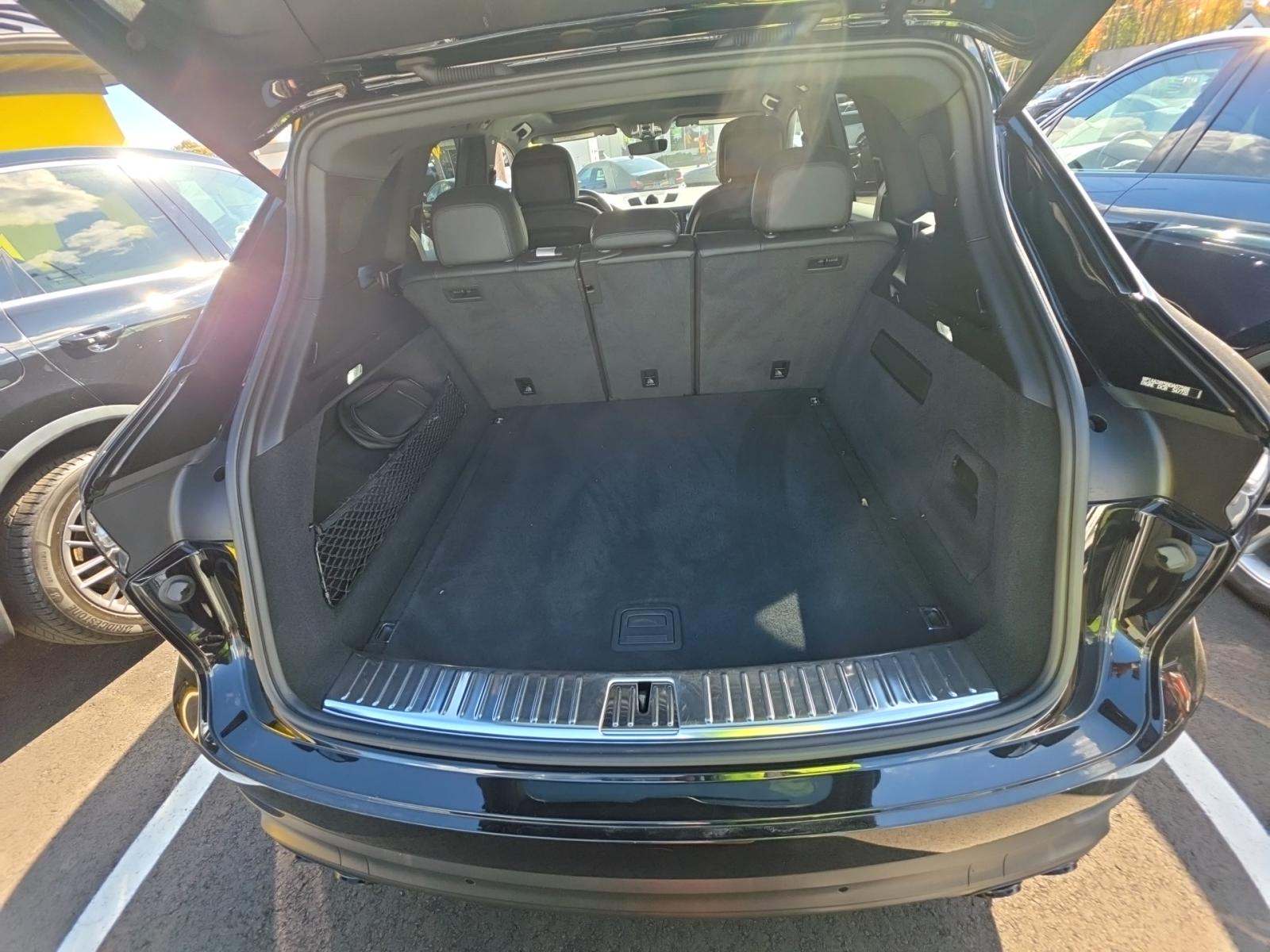 2022 Porsche Cayenne Platinum Edition AWD