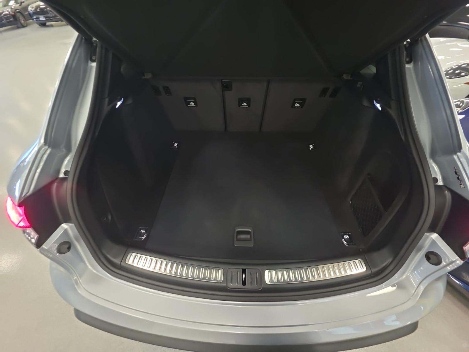 2022 Porsche Macan S AWD