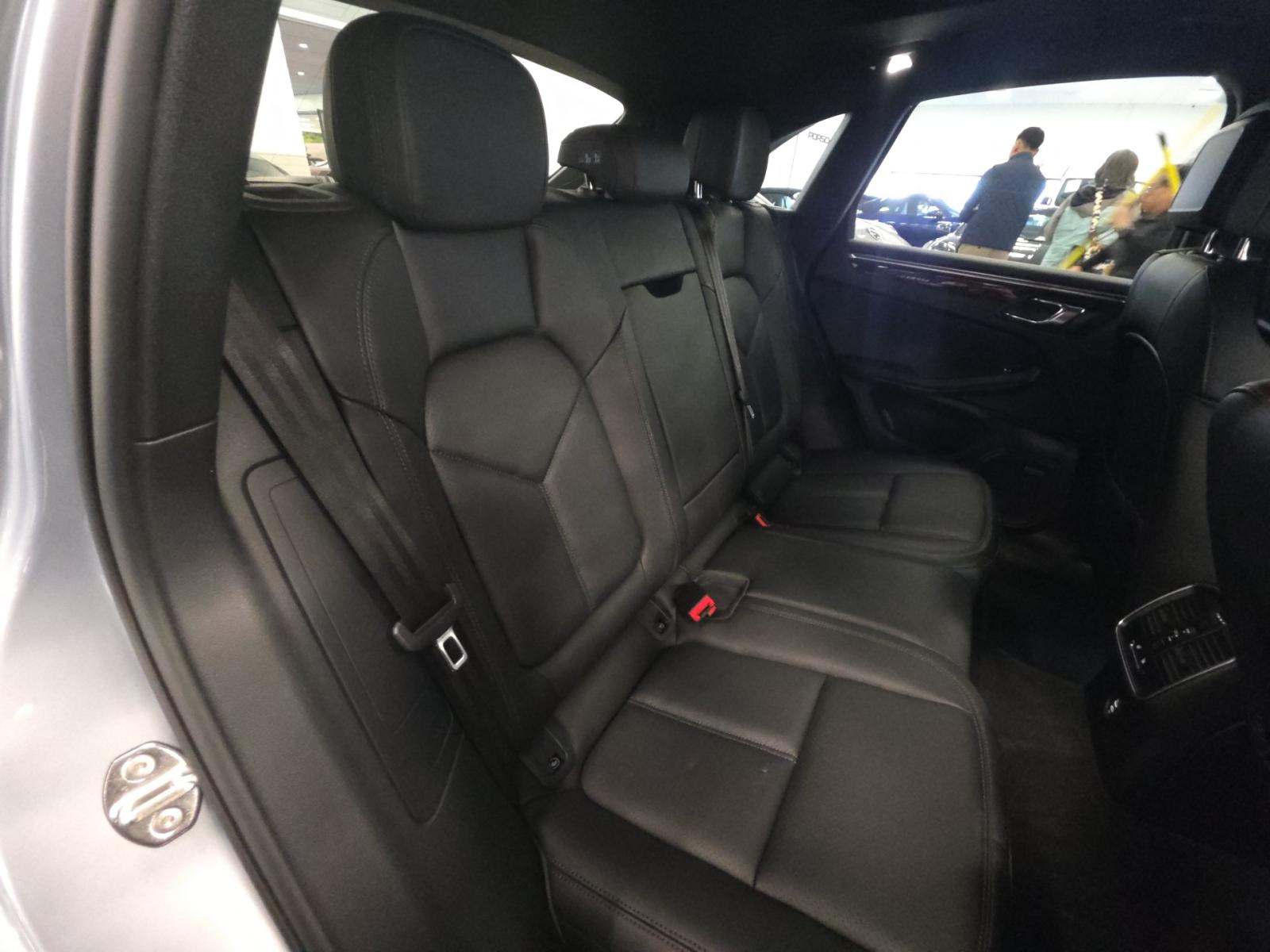 2022 Porsche Macan S AWD