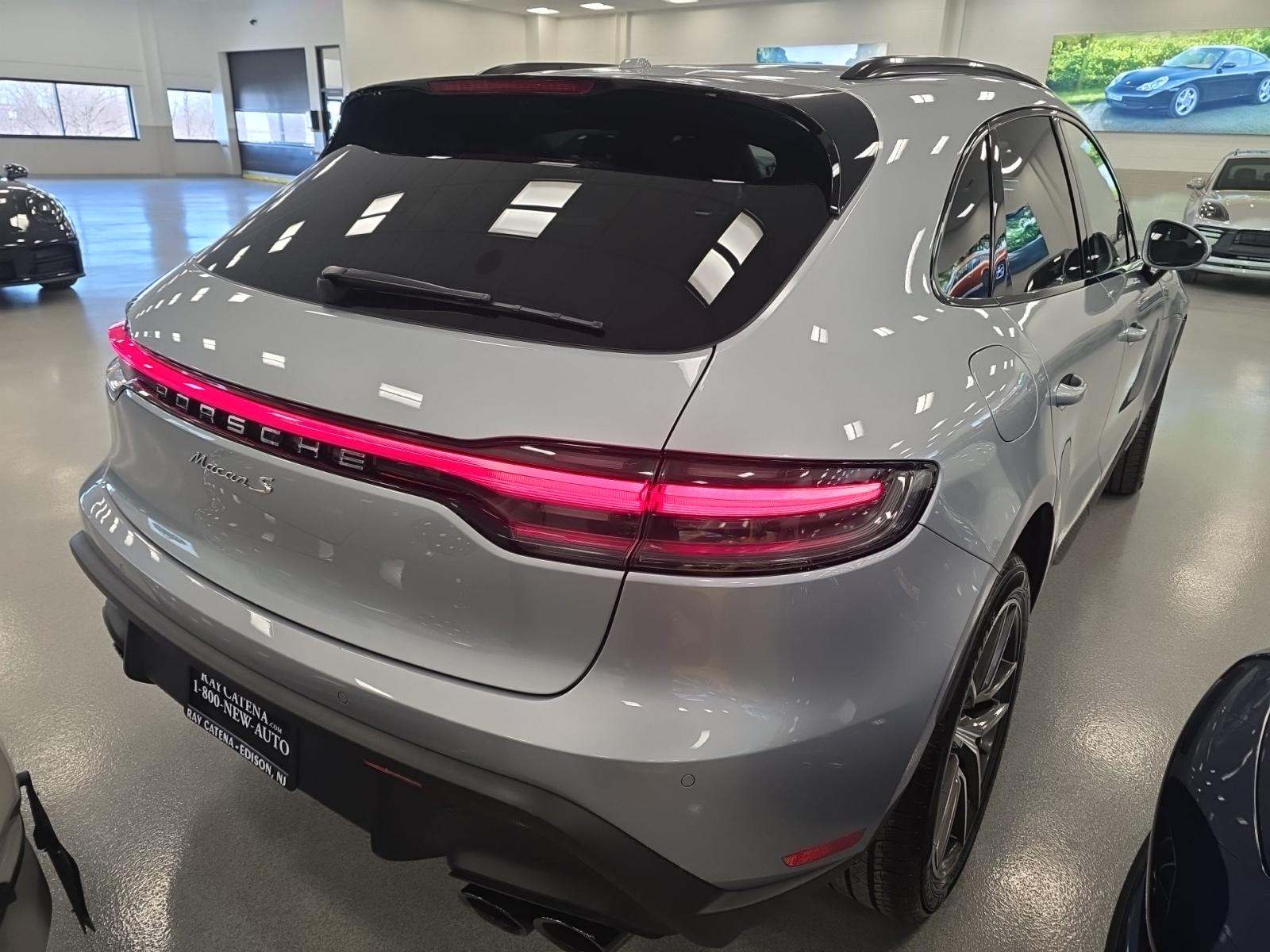2022 Porsche Macan S AWD