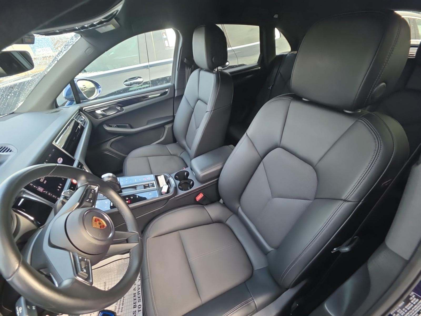 2024 Porsche Macan Base AWD