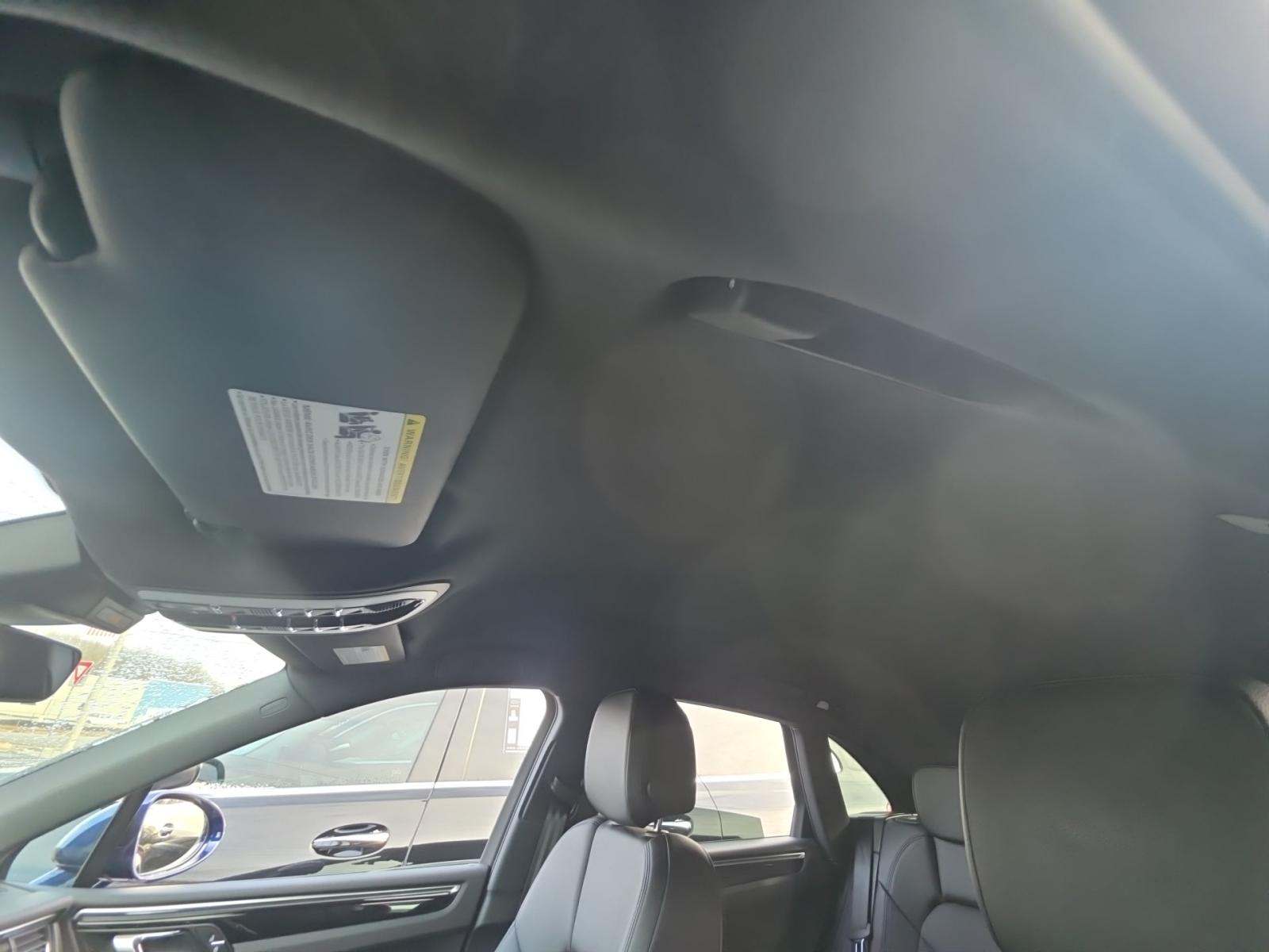 2024 Porsche Macan Base AWD